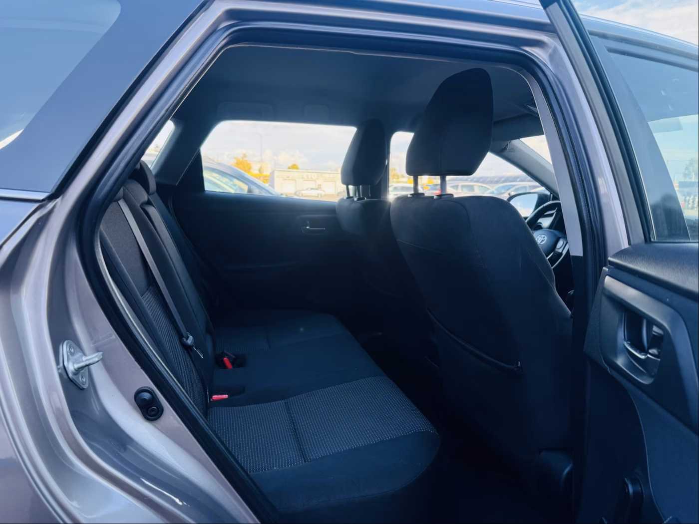 Toyota Auris фото 7