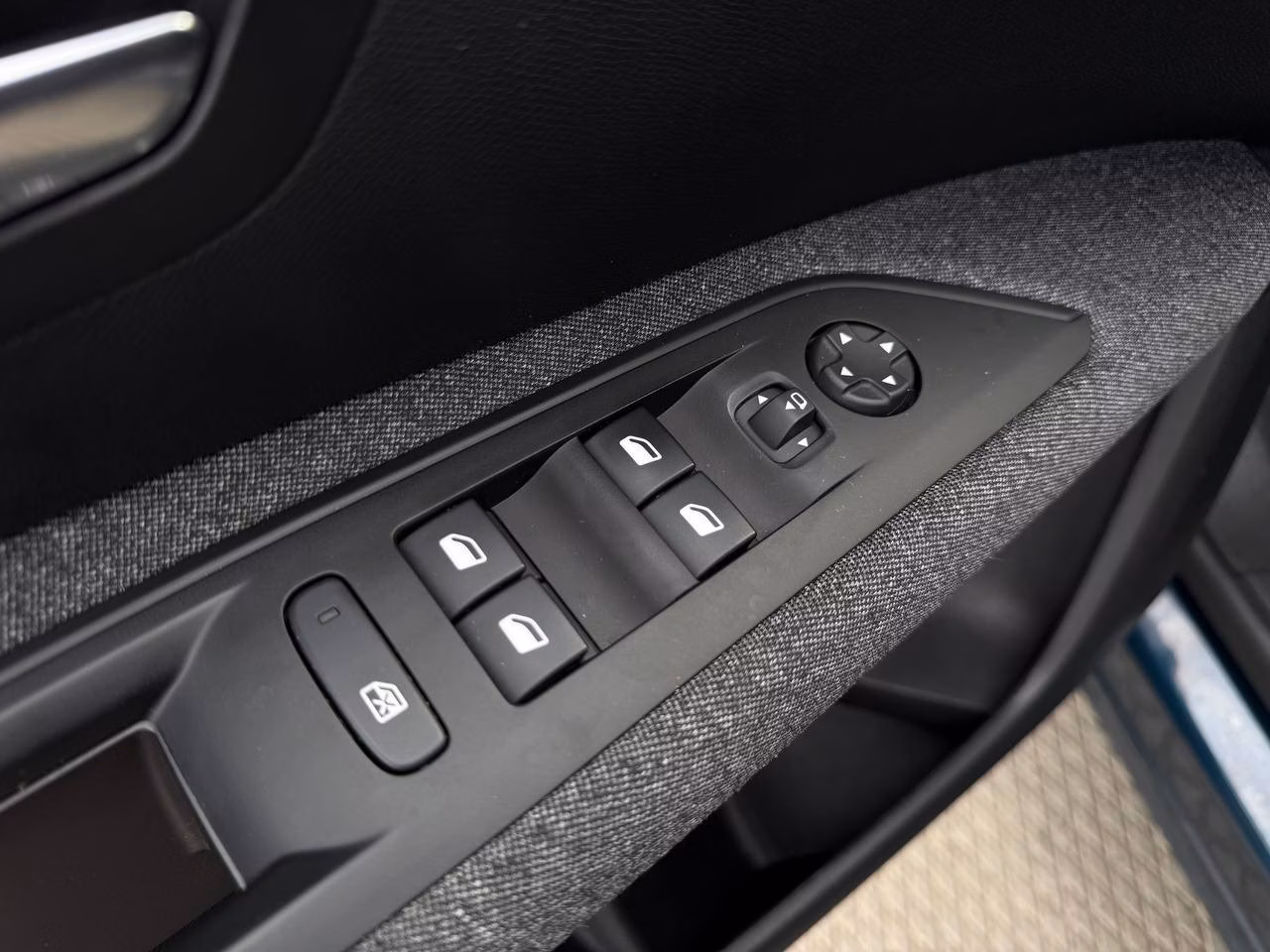 Peugeot 3008 фото 8