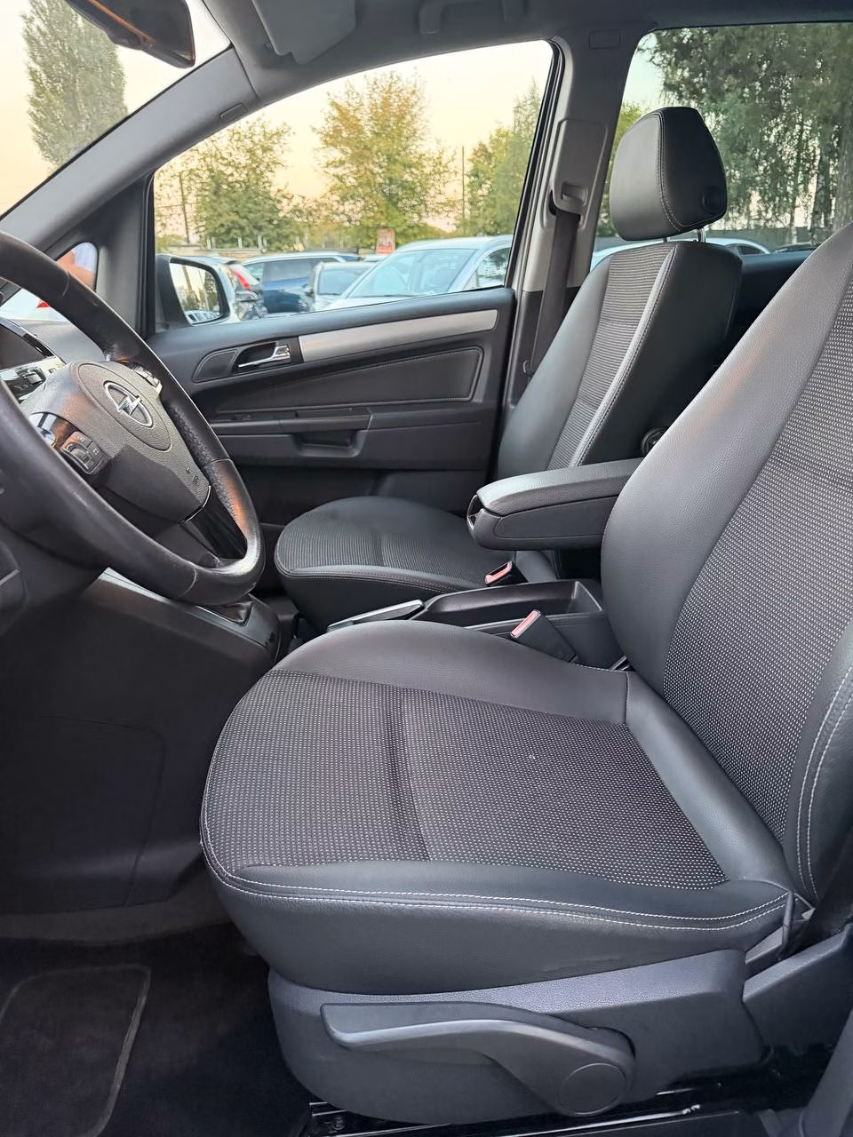 Opel Zafira фото 9