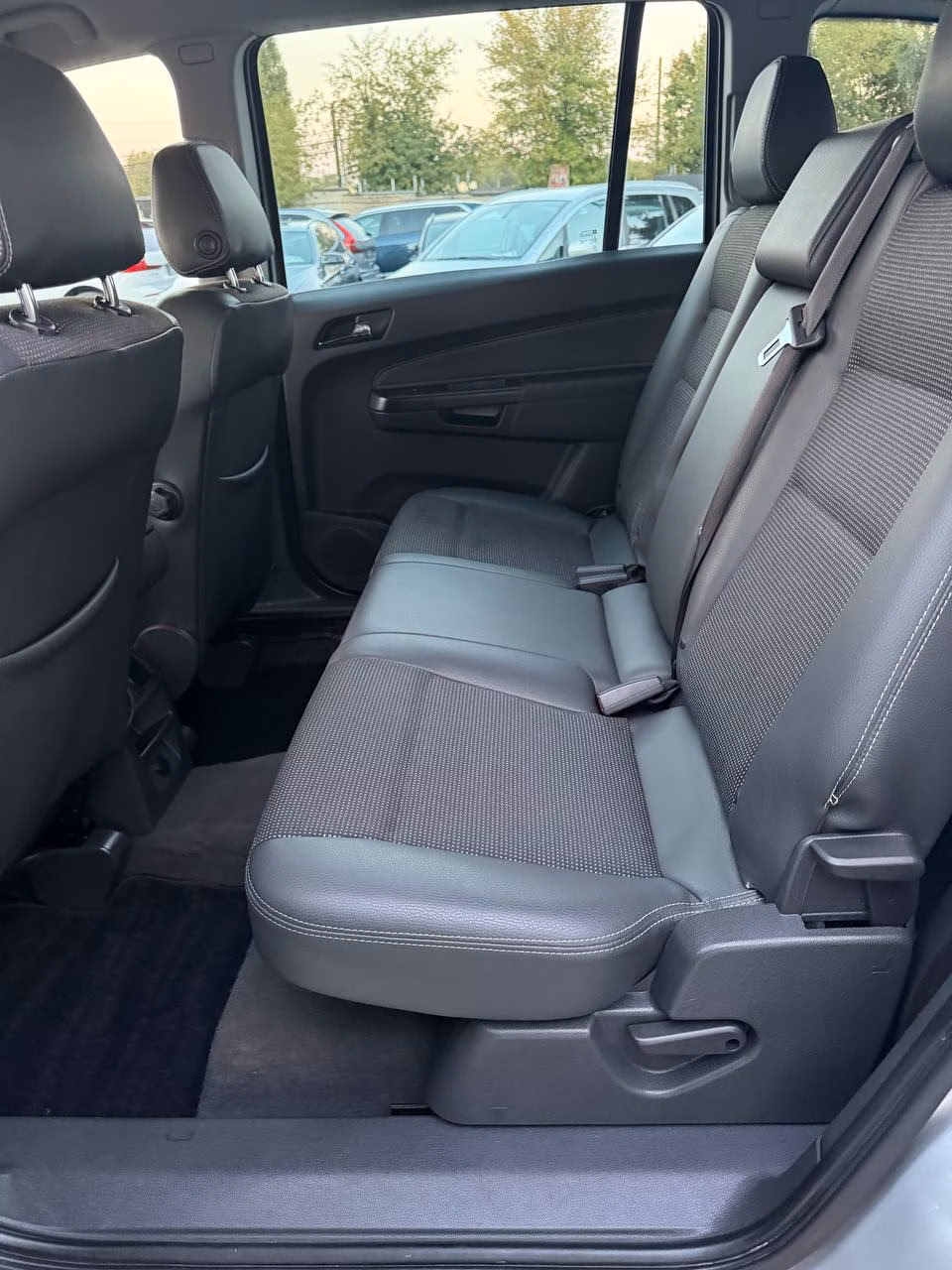 Opel Zafira фото 10