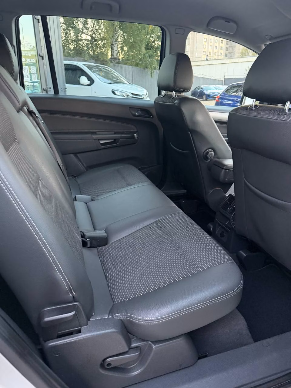 Opel Zafira фото 11