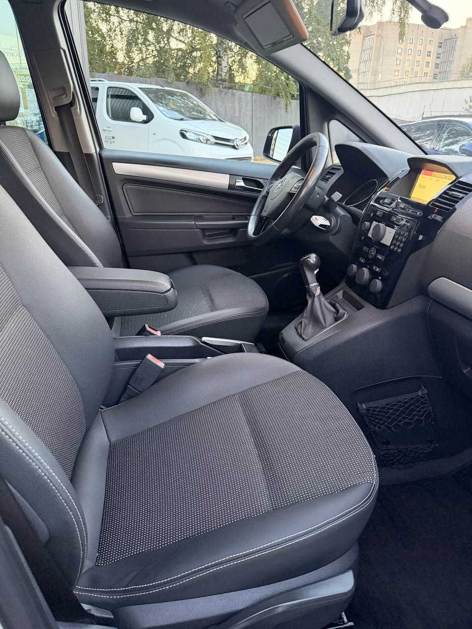 Opel Zafira фото 12