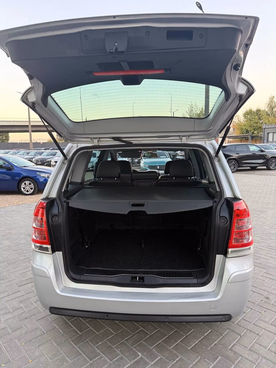 Opel Zafira фото 16