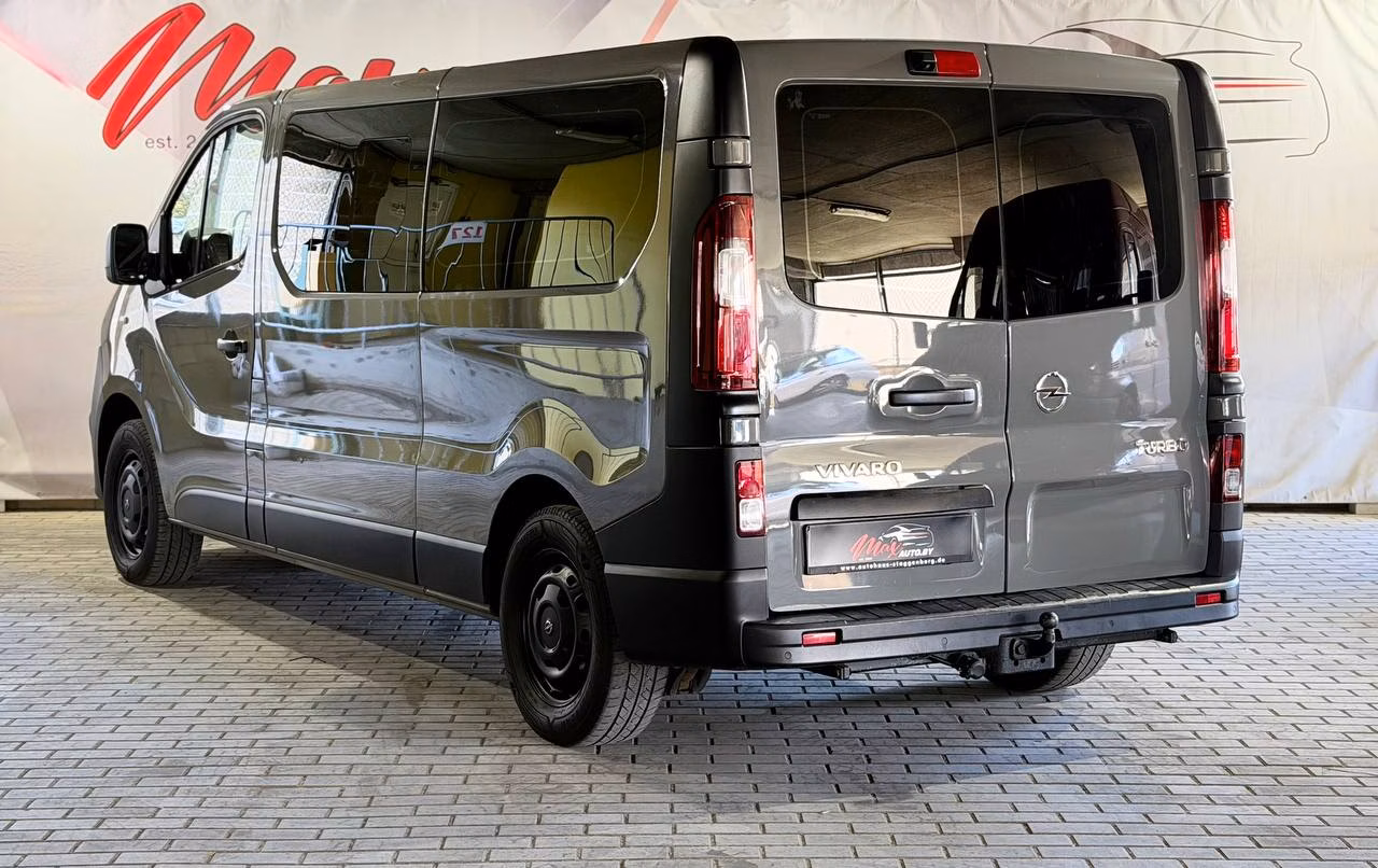 Opel Vivaro фото 8