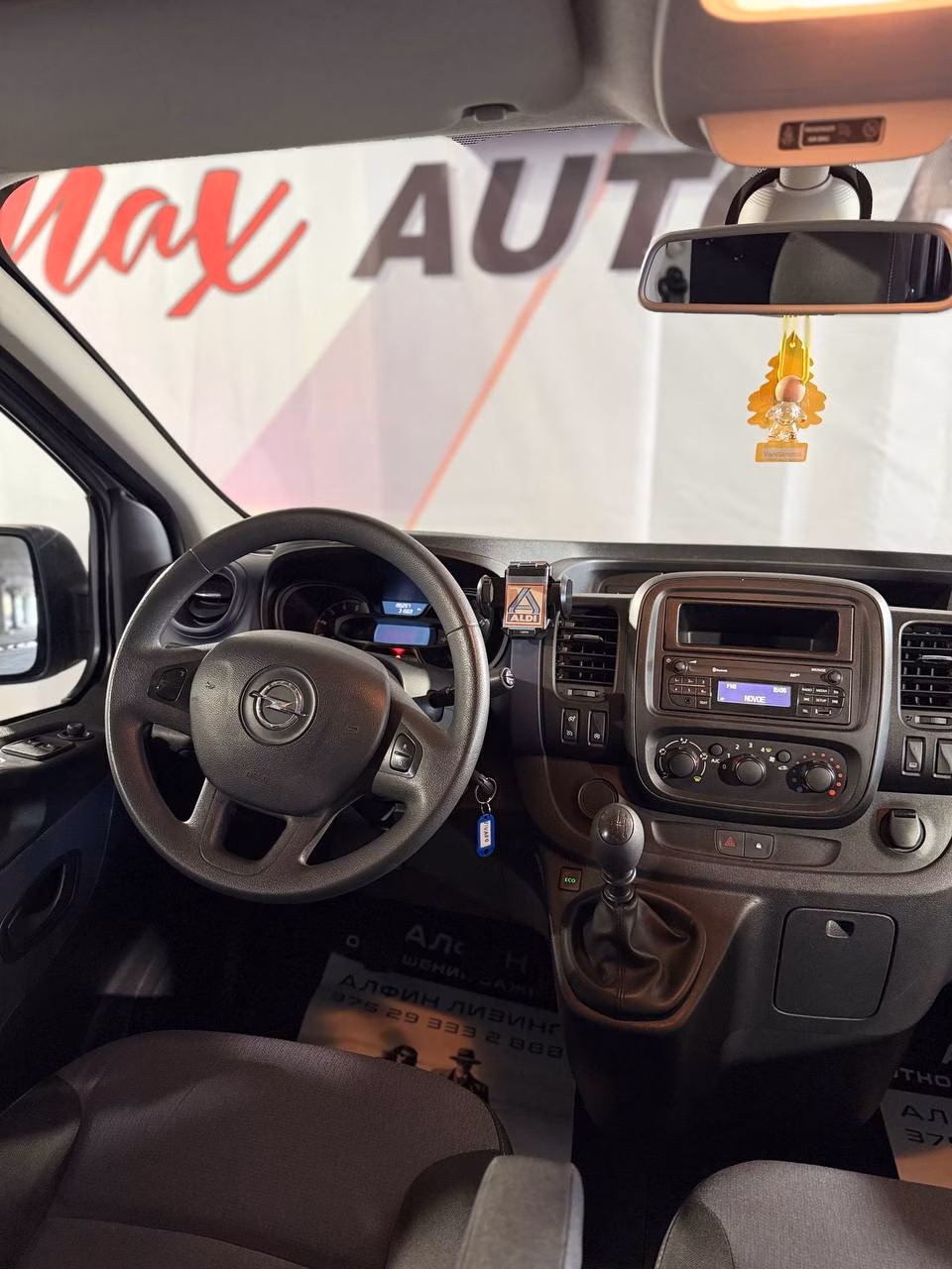 Opel Vivaro фото 16