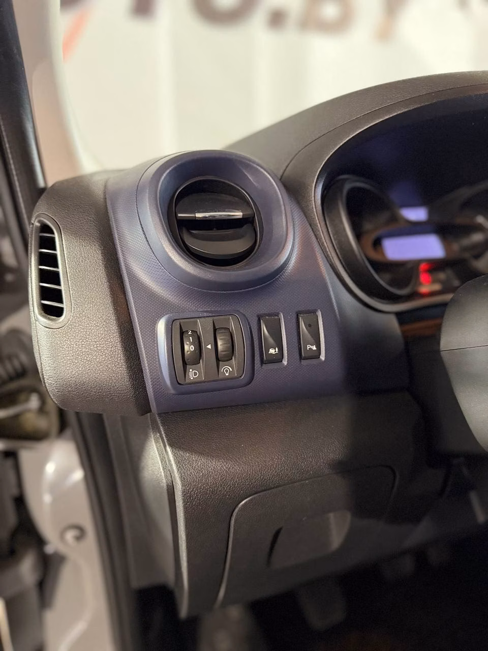 Opel Vivaro фото 18