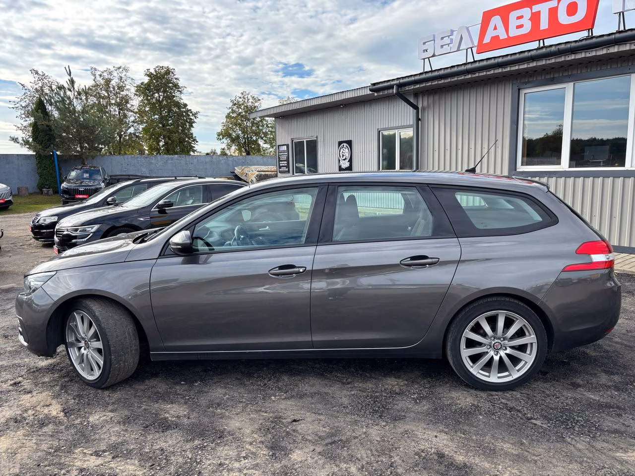 Peugeot 308 фото 8