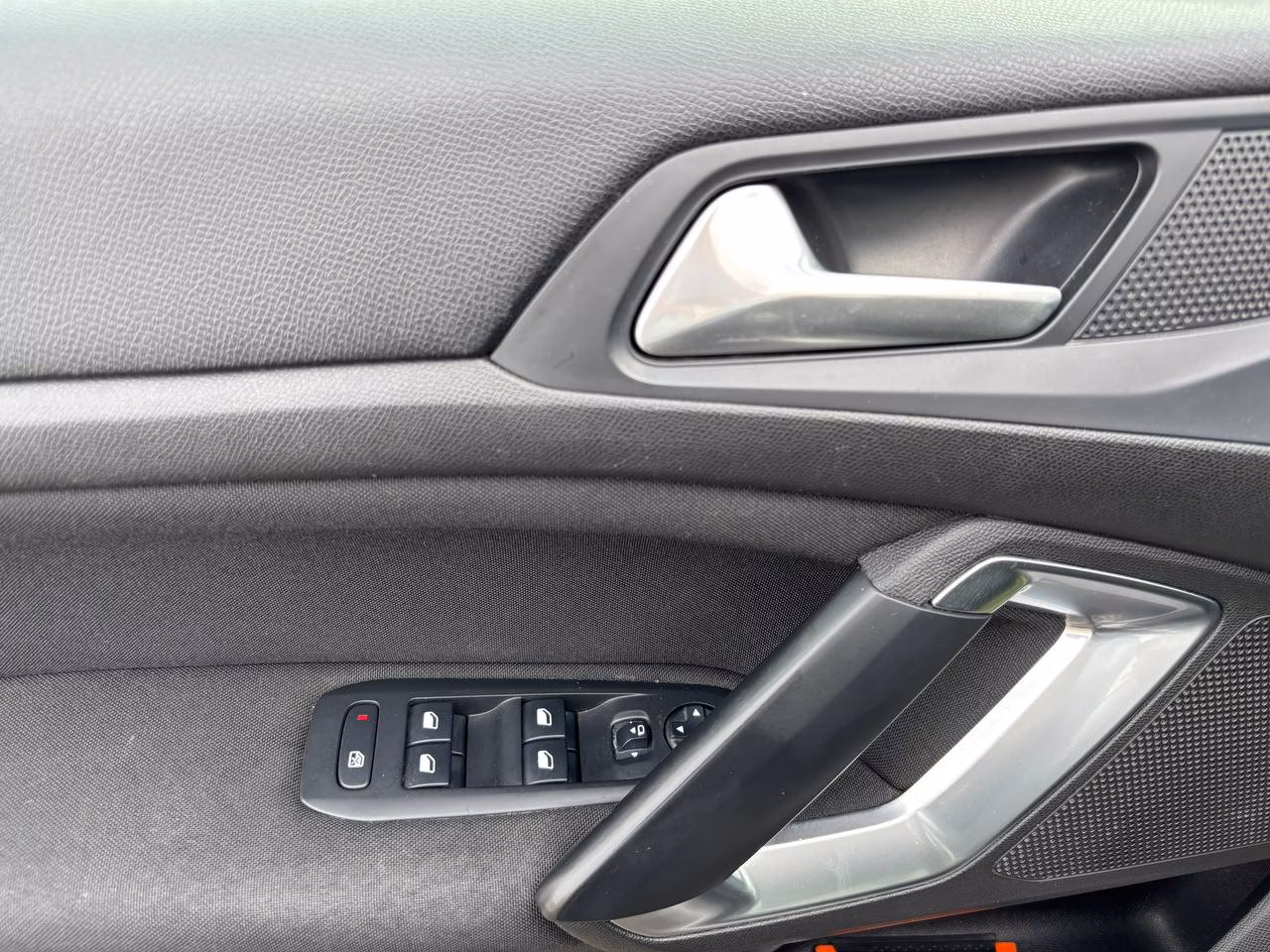 Peugeot 308 фото 14