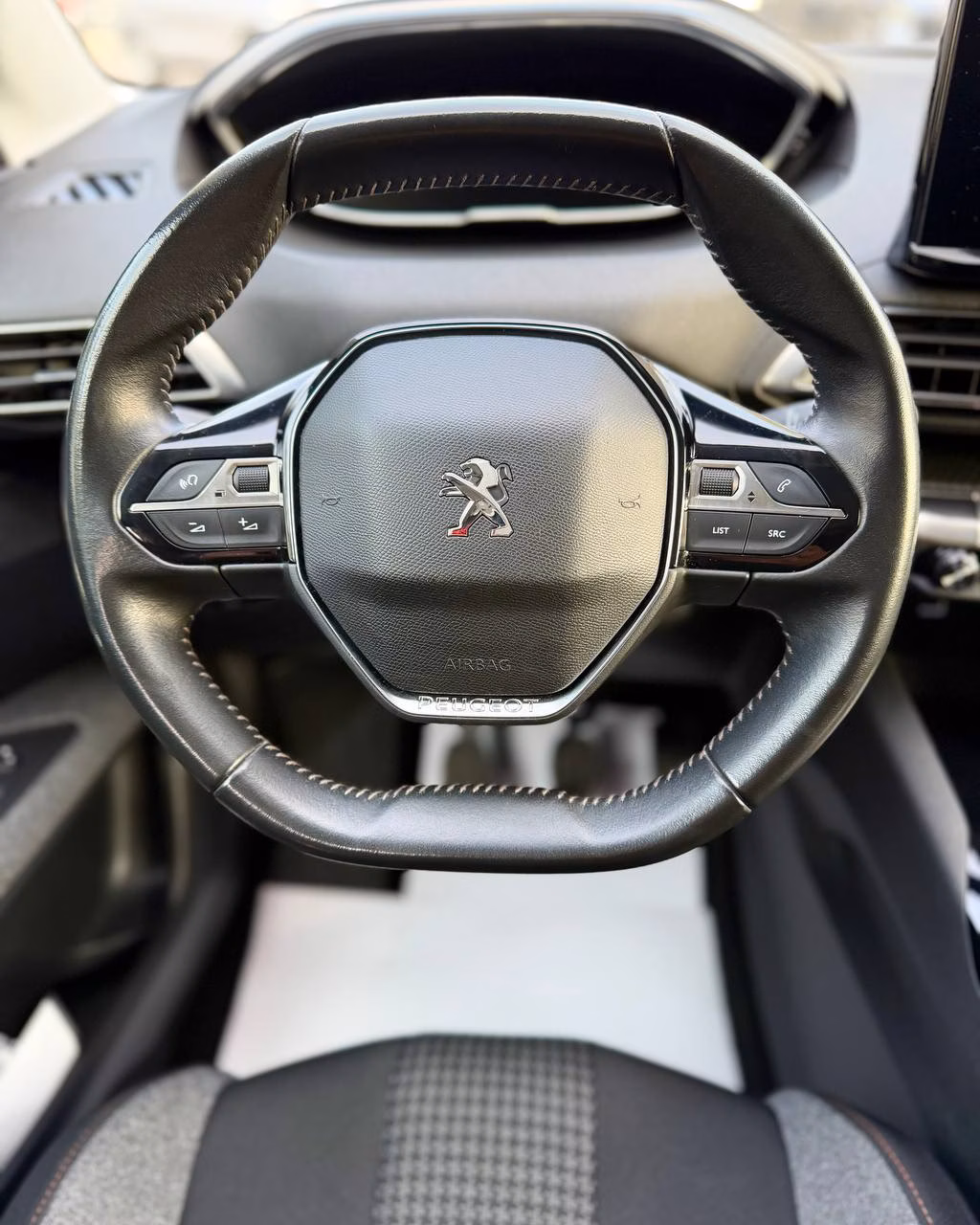 Peugeot 3008 фото 12