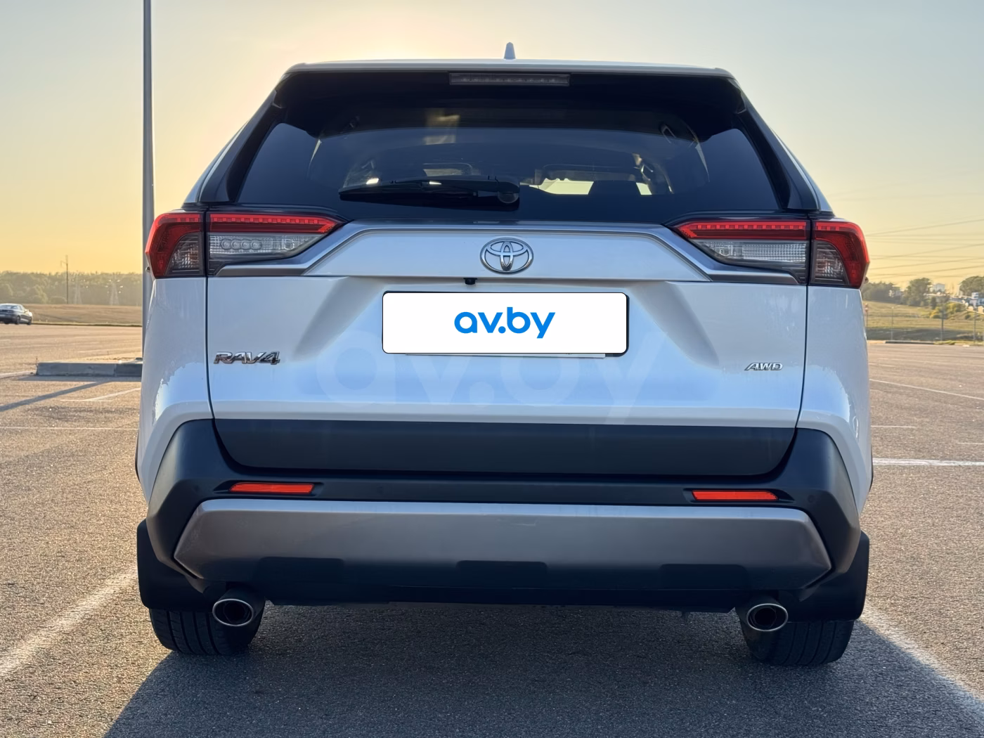 Toyota RAV4 фото 3