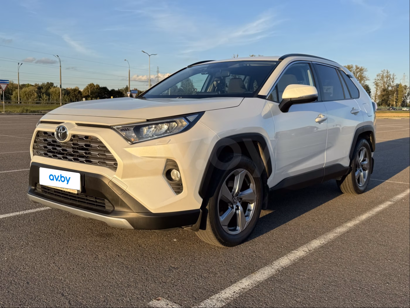 Toyota RAV4 фото 5