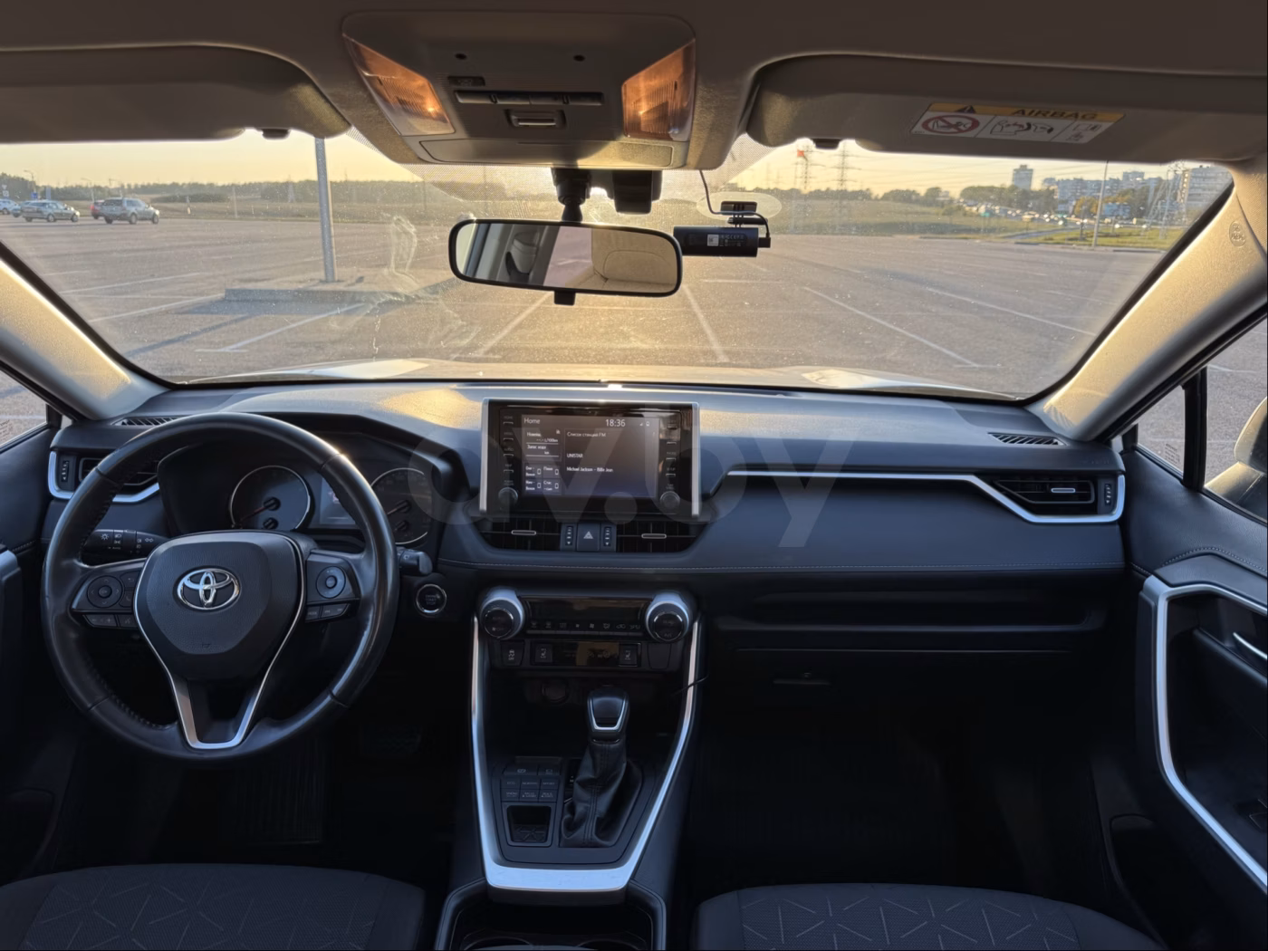 Toyota RAV4 фото 7