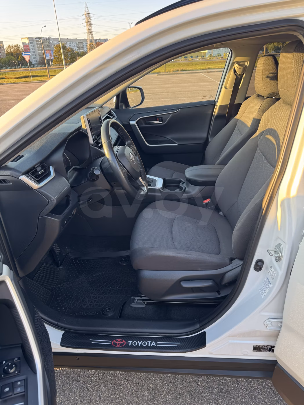 Toyota RAV4 фото 9