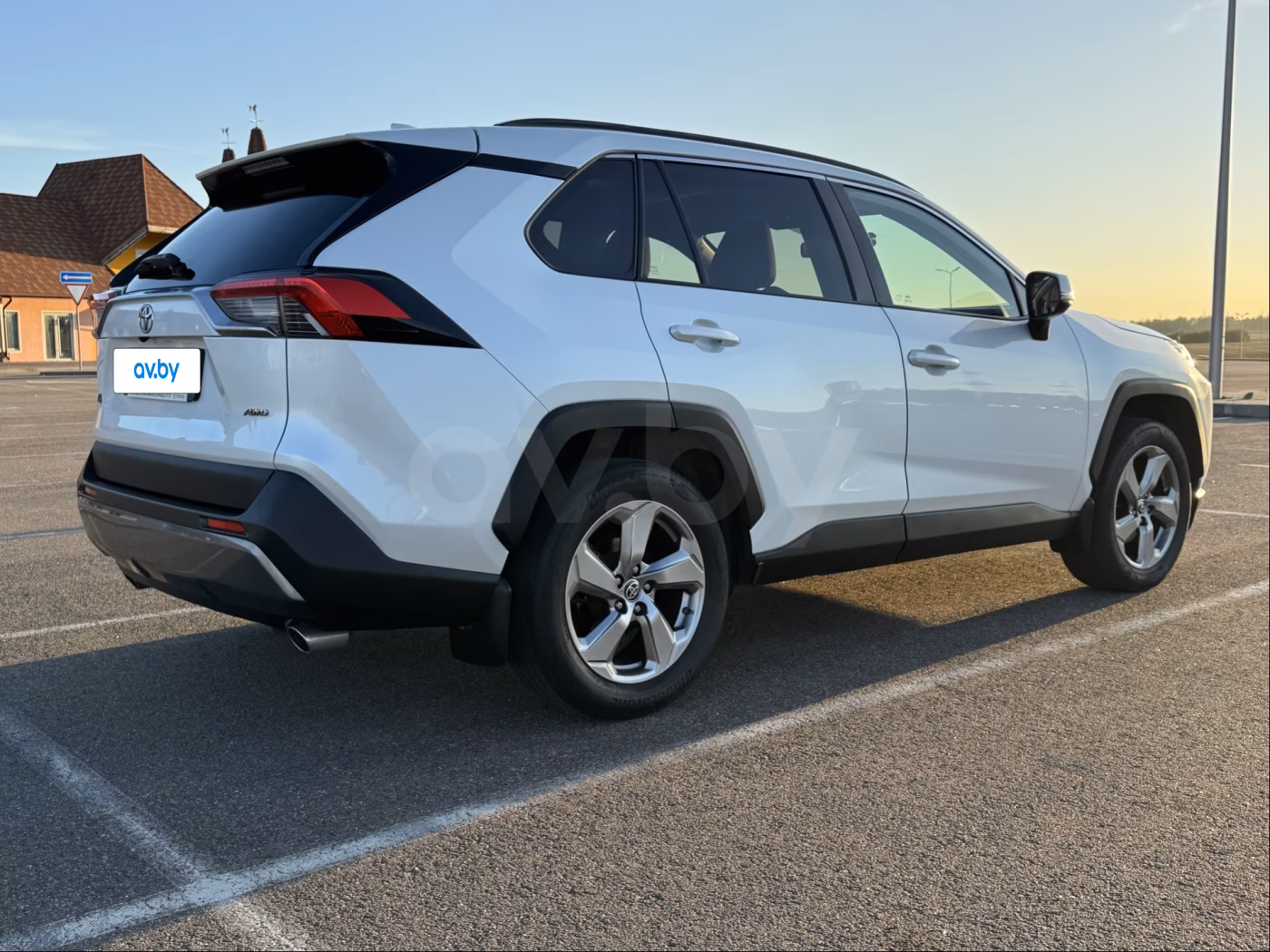 Toyota RAV4 фото 10