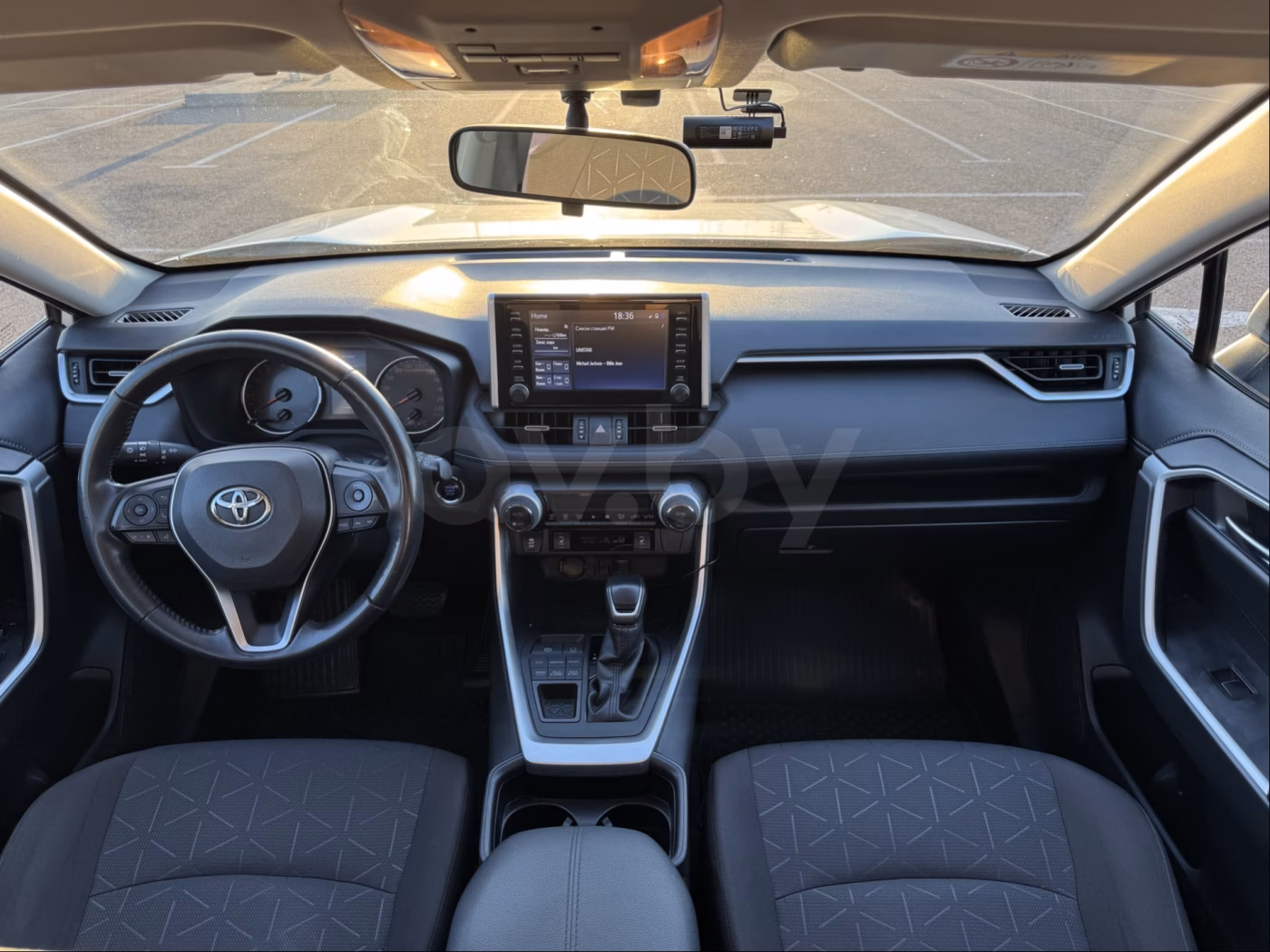 Toyota RAV4 фото 11
