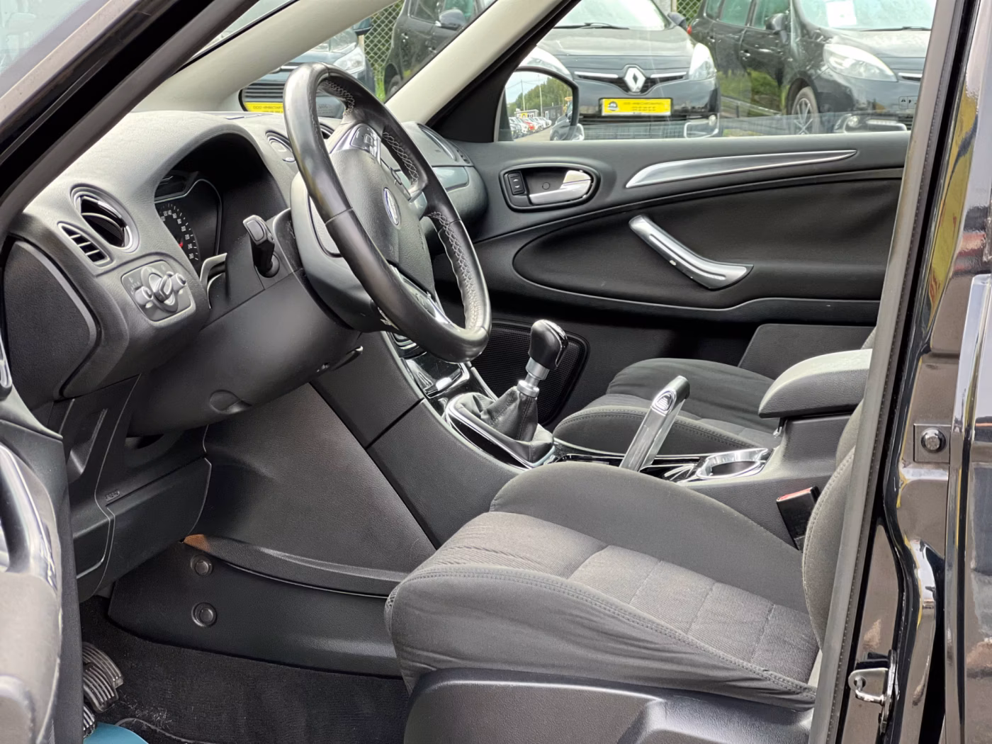 Ford S-MAX фото 10