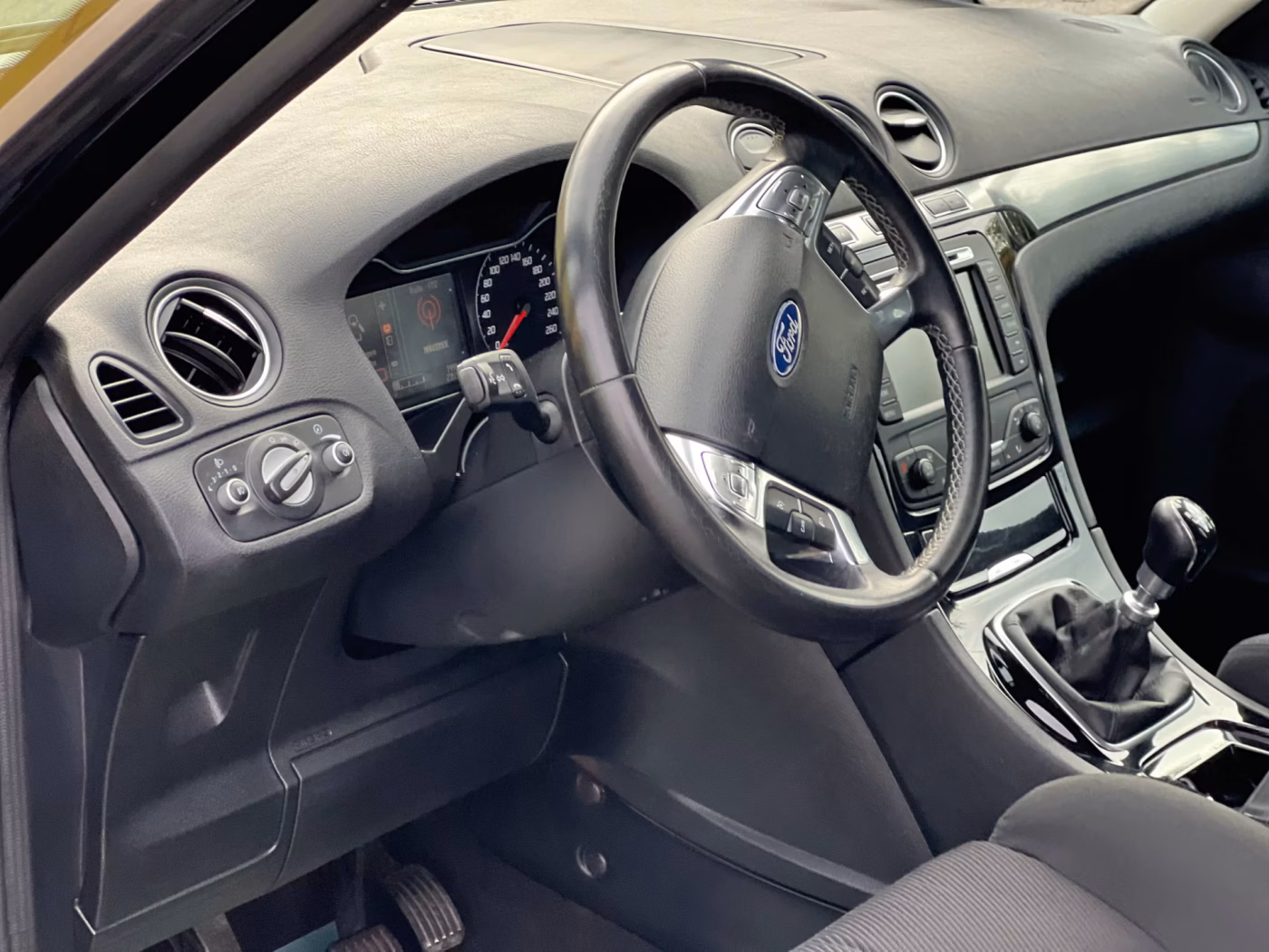 Ford S-MAX фото 11