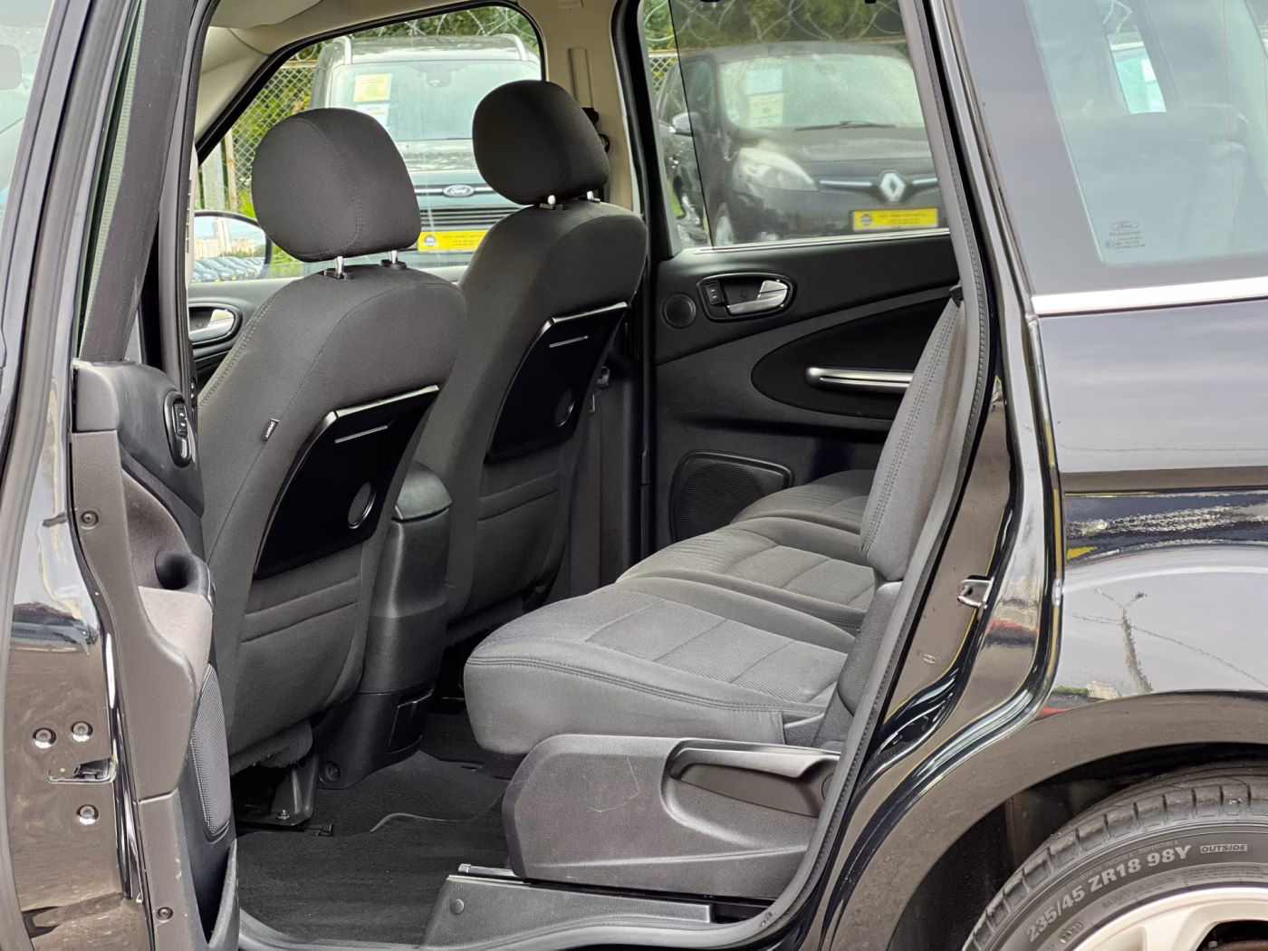 Ford S-MAX фото 17