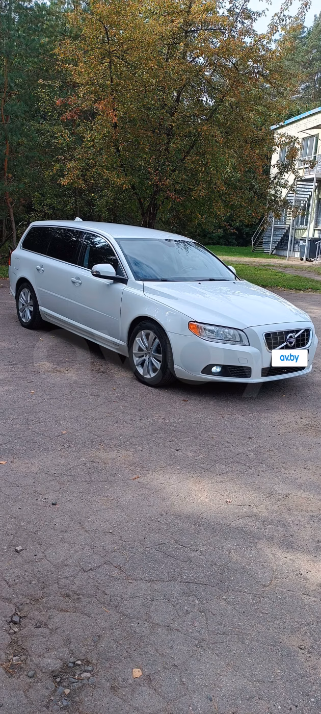 Volvo V70 фото 3