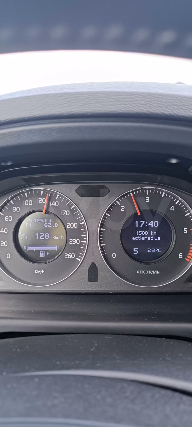 Volvo V70 фото 17