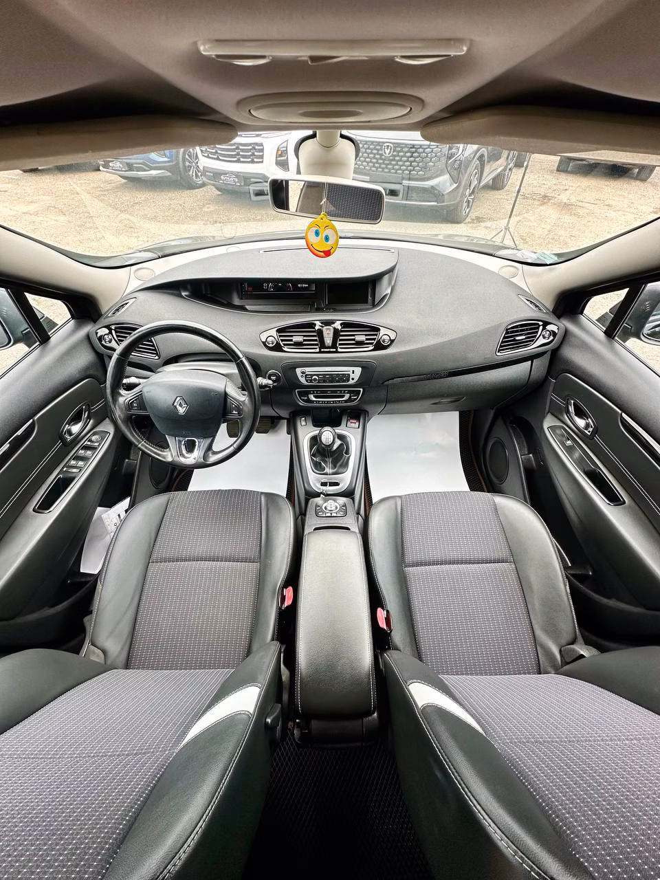 Renault Scenic фото 9