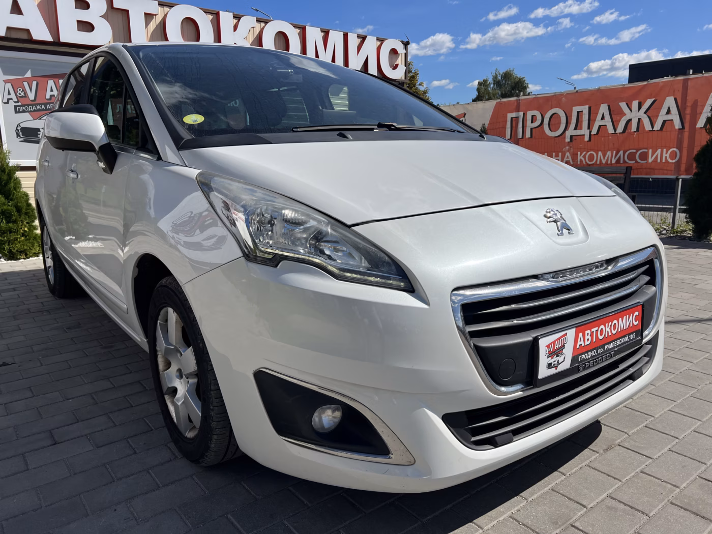 Peugeot 5008 фото 2