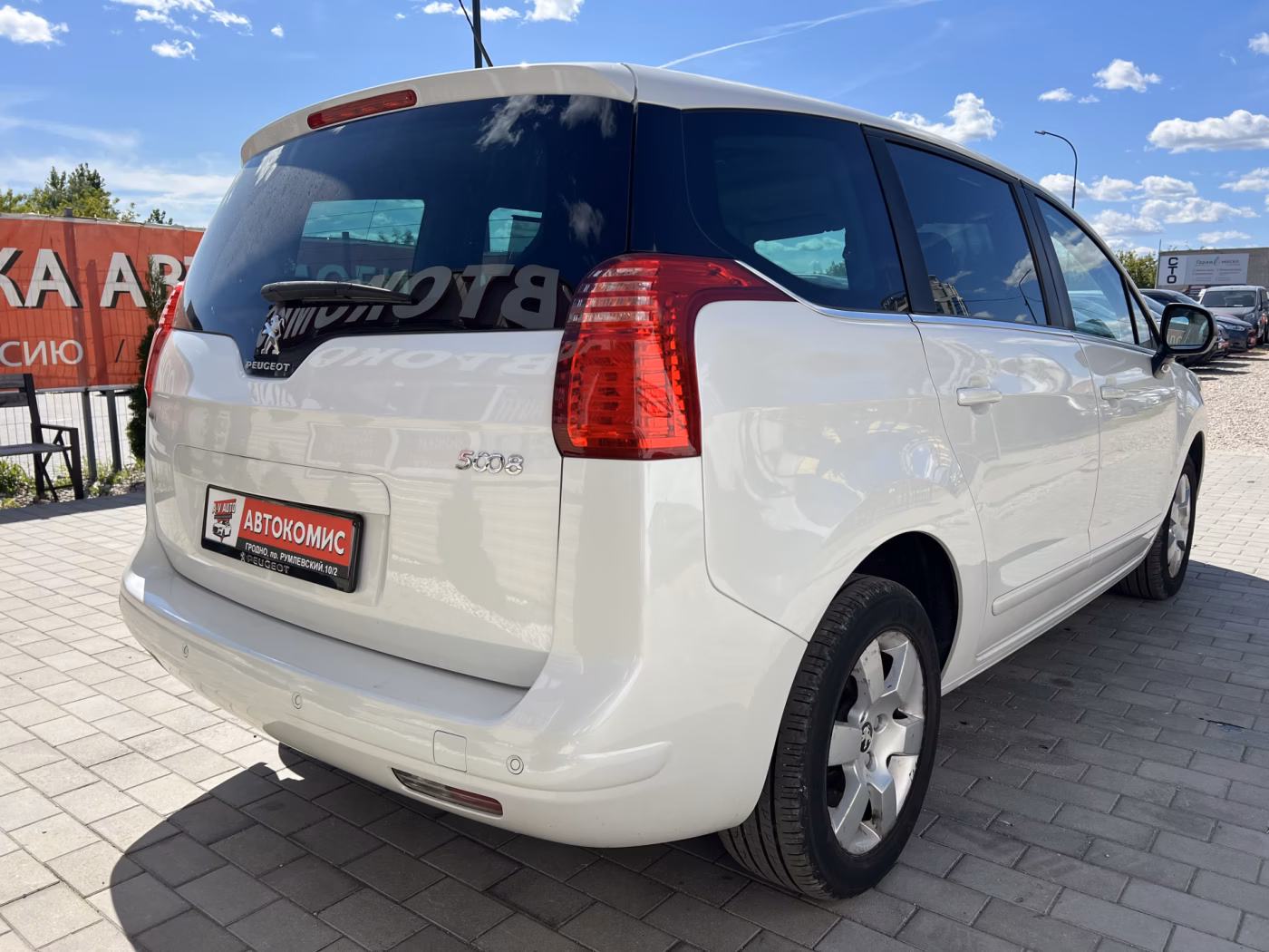 Peugeot 5008 фото 4