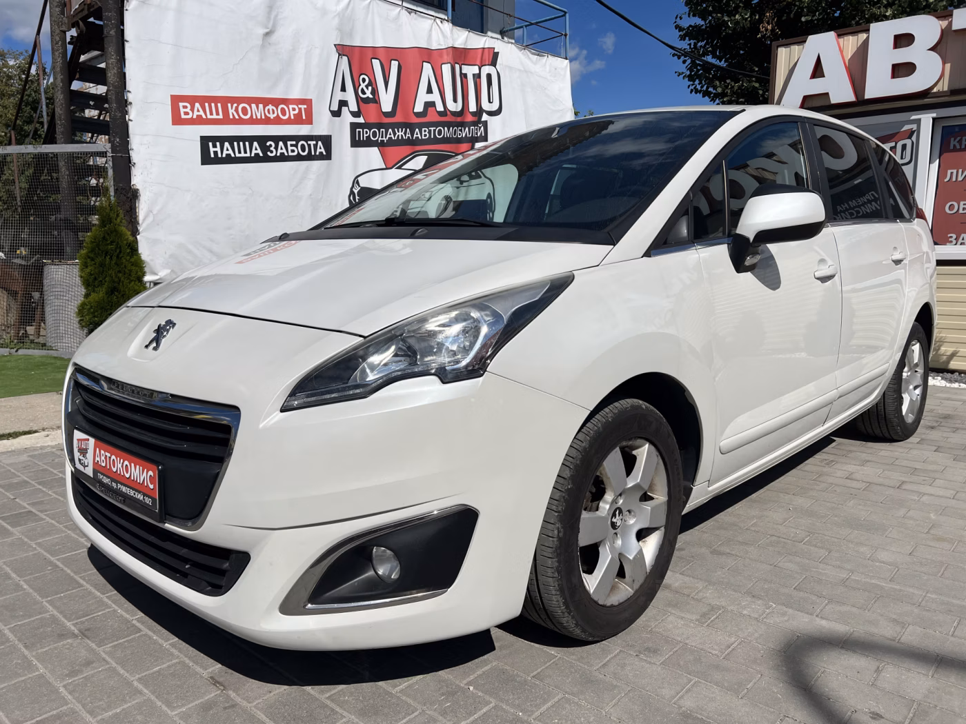 Peugeot 5008 фото 9