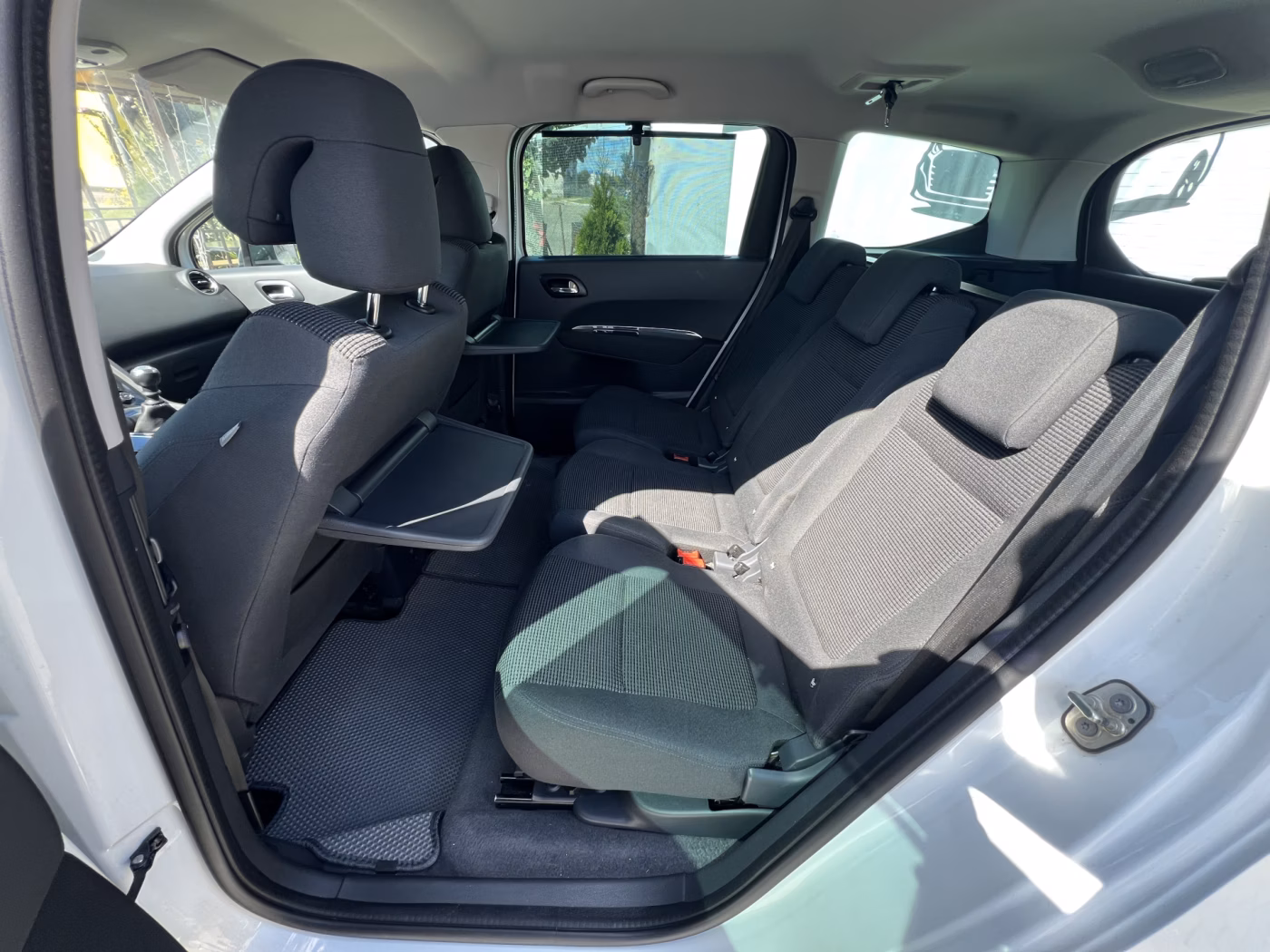 Peugeot 5008 фото 17