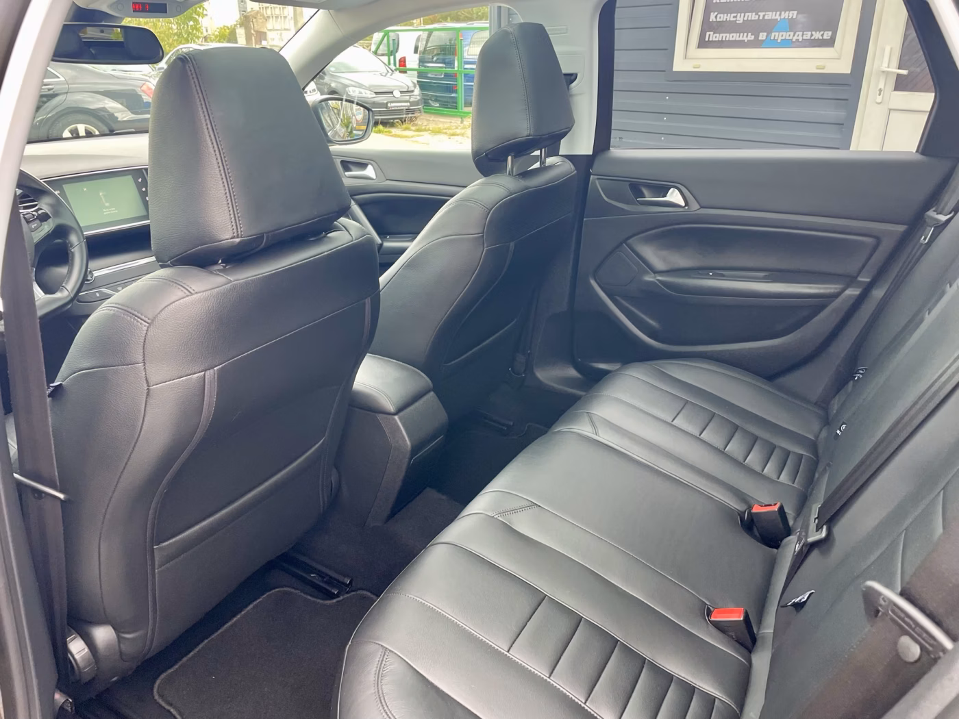 Peugeot 308 фото 15