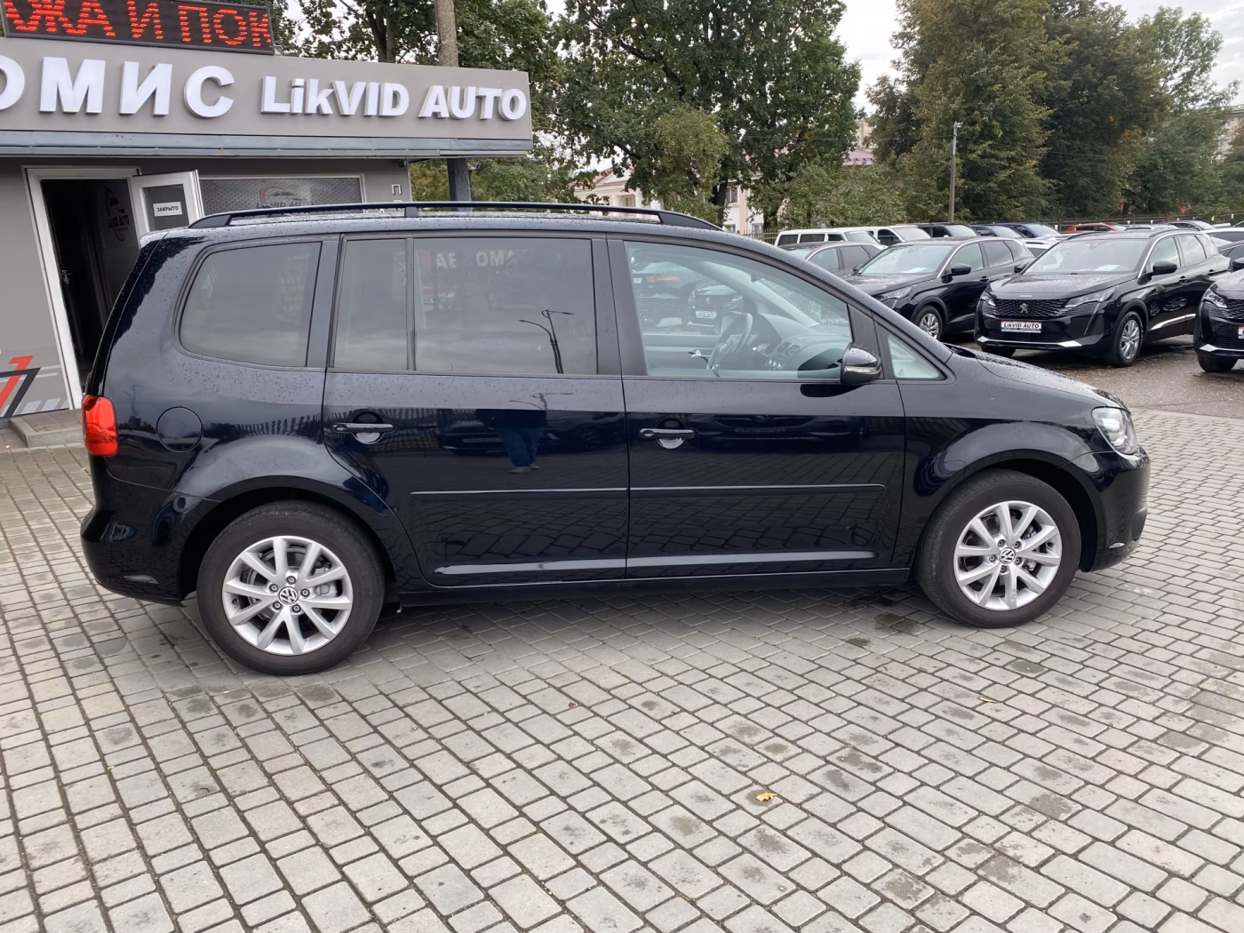Volkswagen Touran фото 8