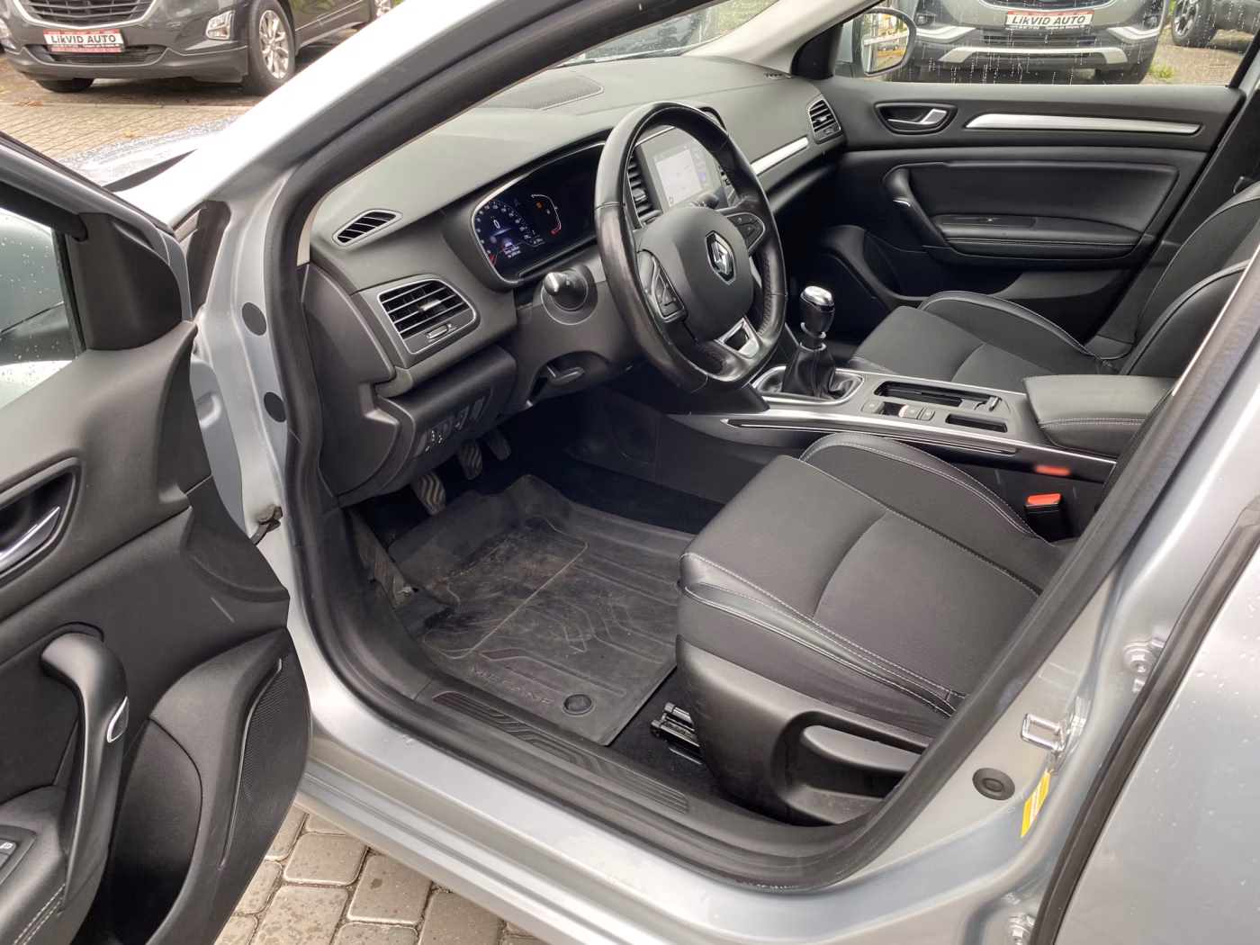 Renault Megane фото 9