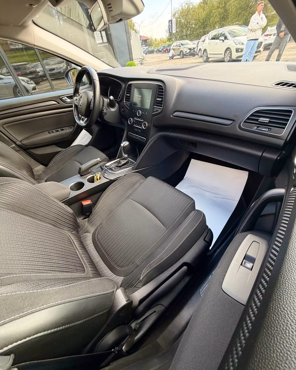 Renault Megane фото 11