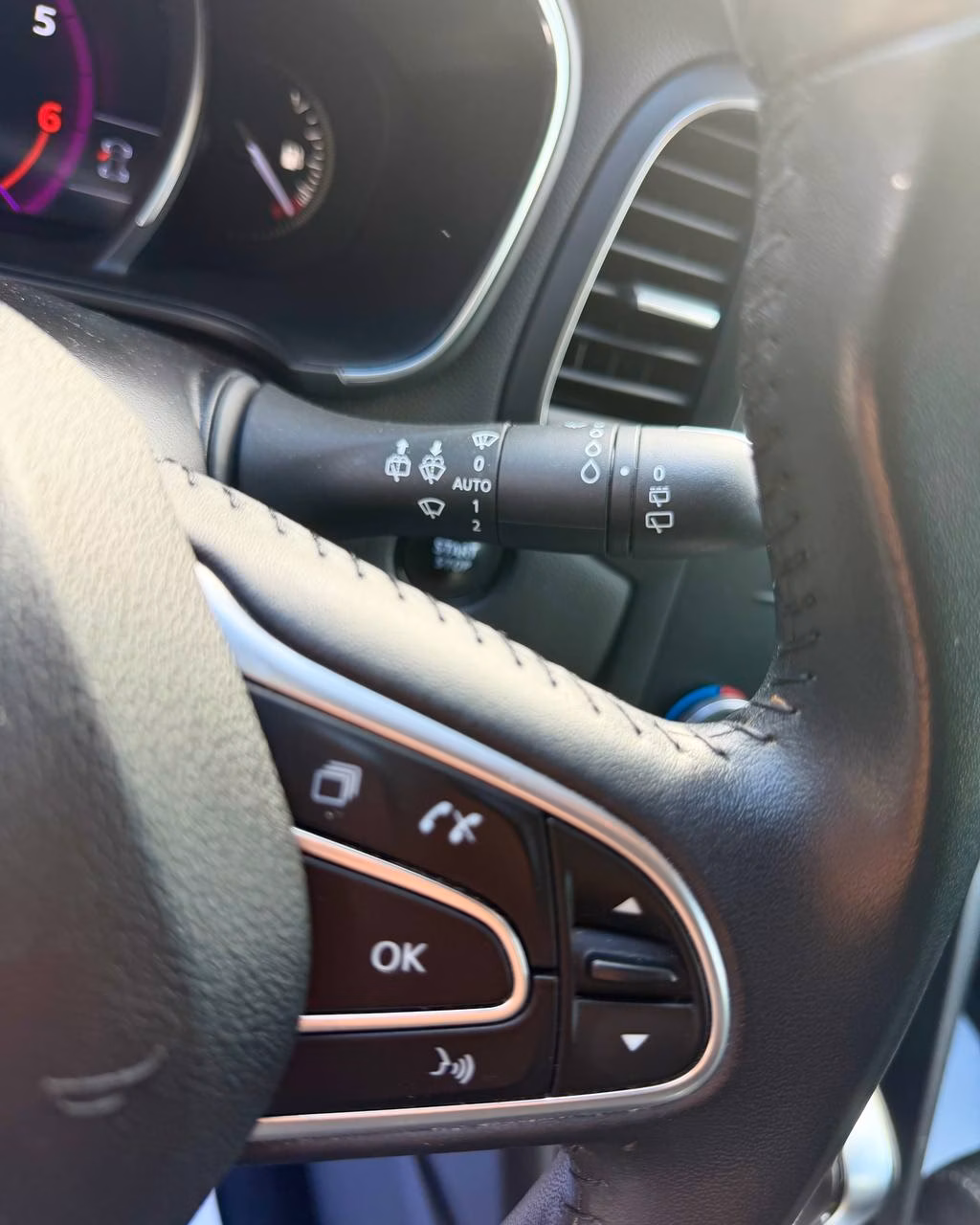 Renault Megane фото 16