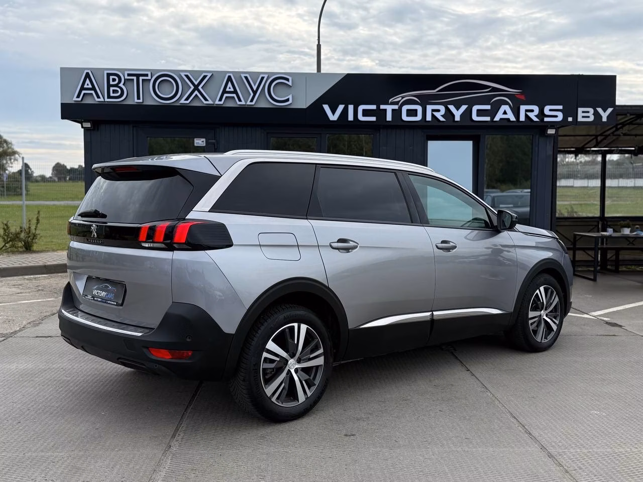 Peugeot 5008 фото 4