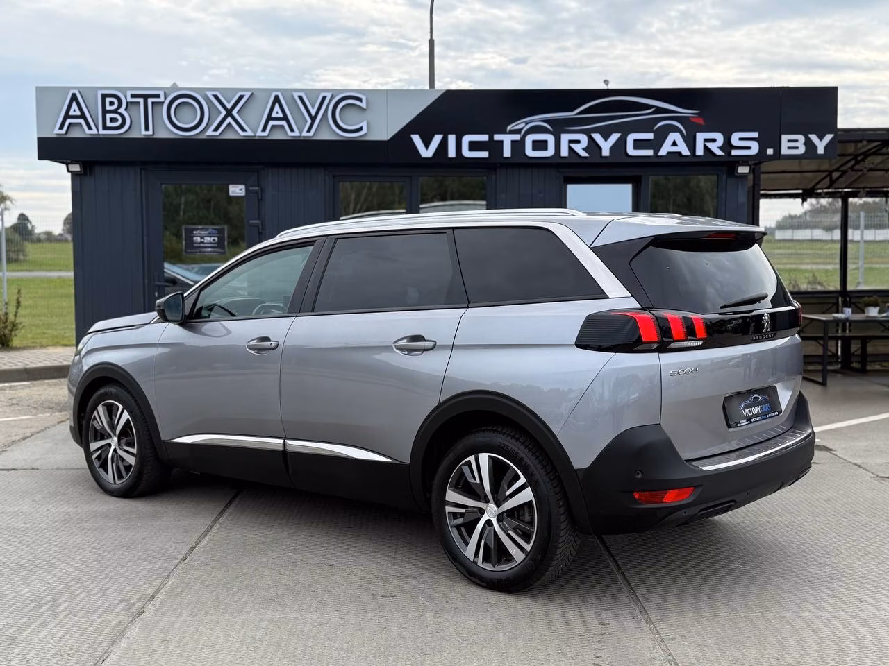 Peugeot 5008 фото 6
