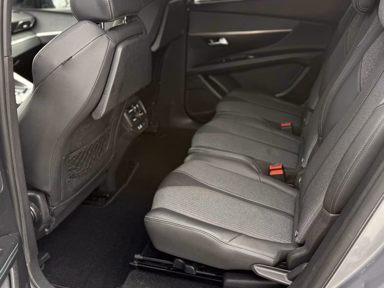 Peugeot 5008 фото 14