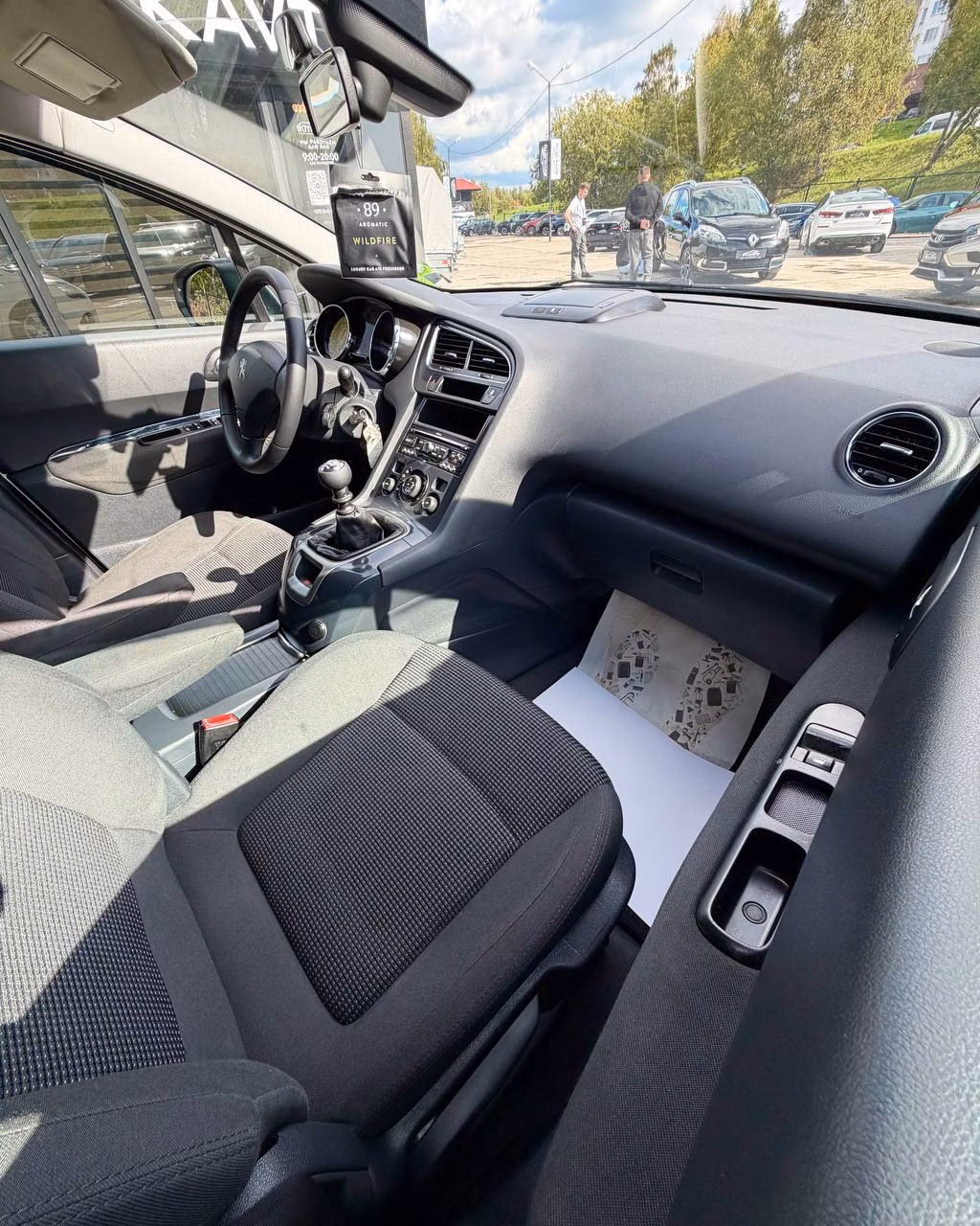 Peugeot 5008 фото 11