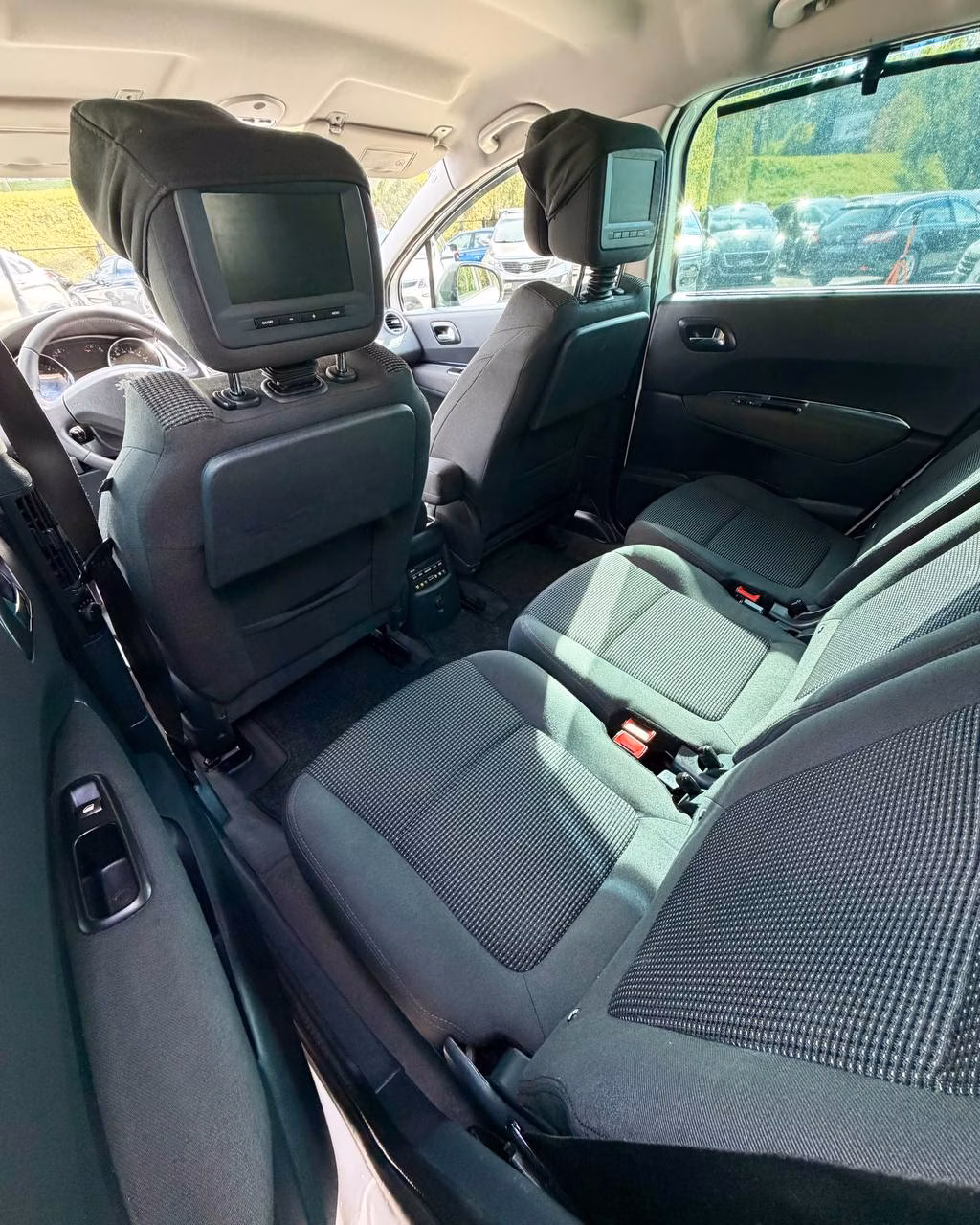 Peugeot 5008 фото 20