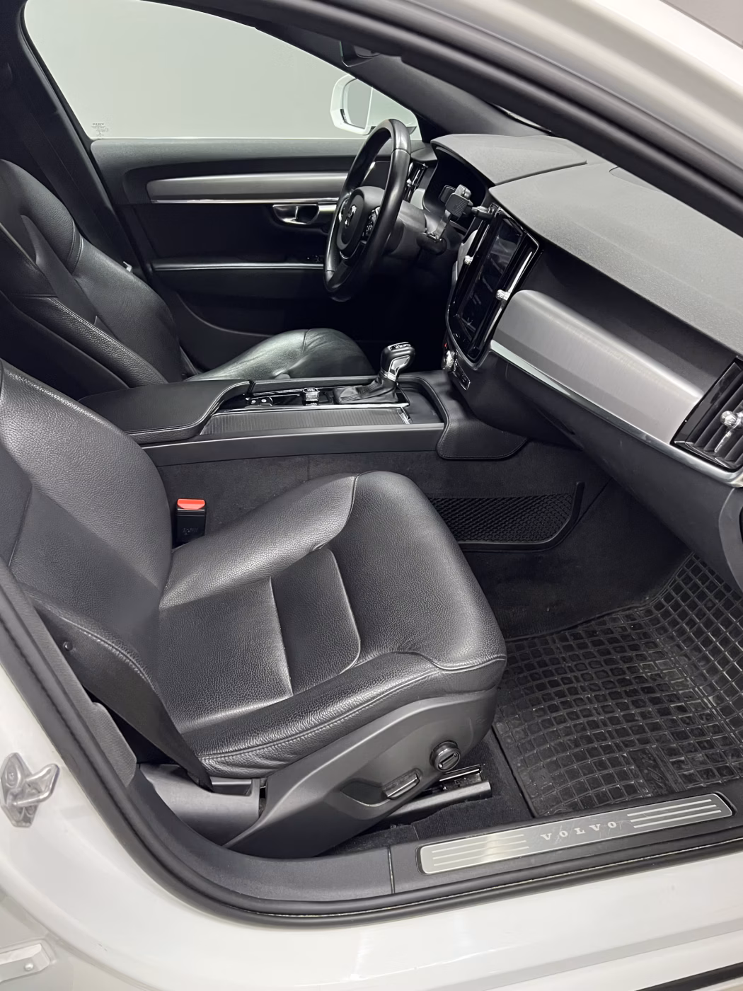 Volvo S90 фото 11