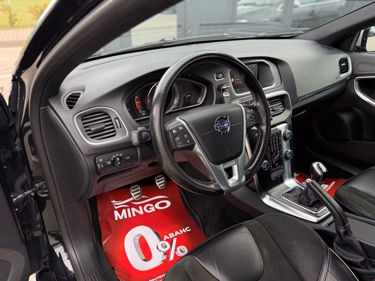 Volvo V40 фото 9