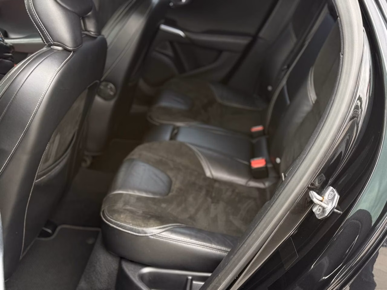Volvo V40 фото 12