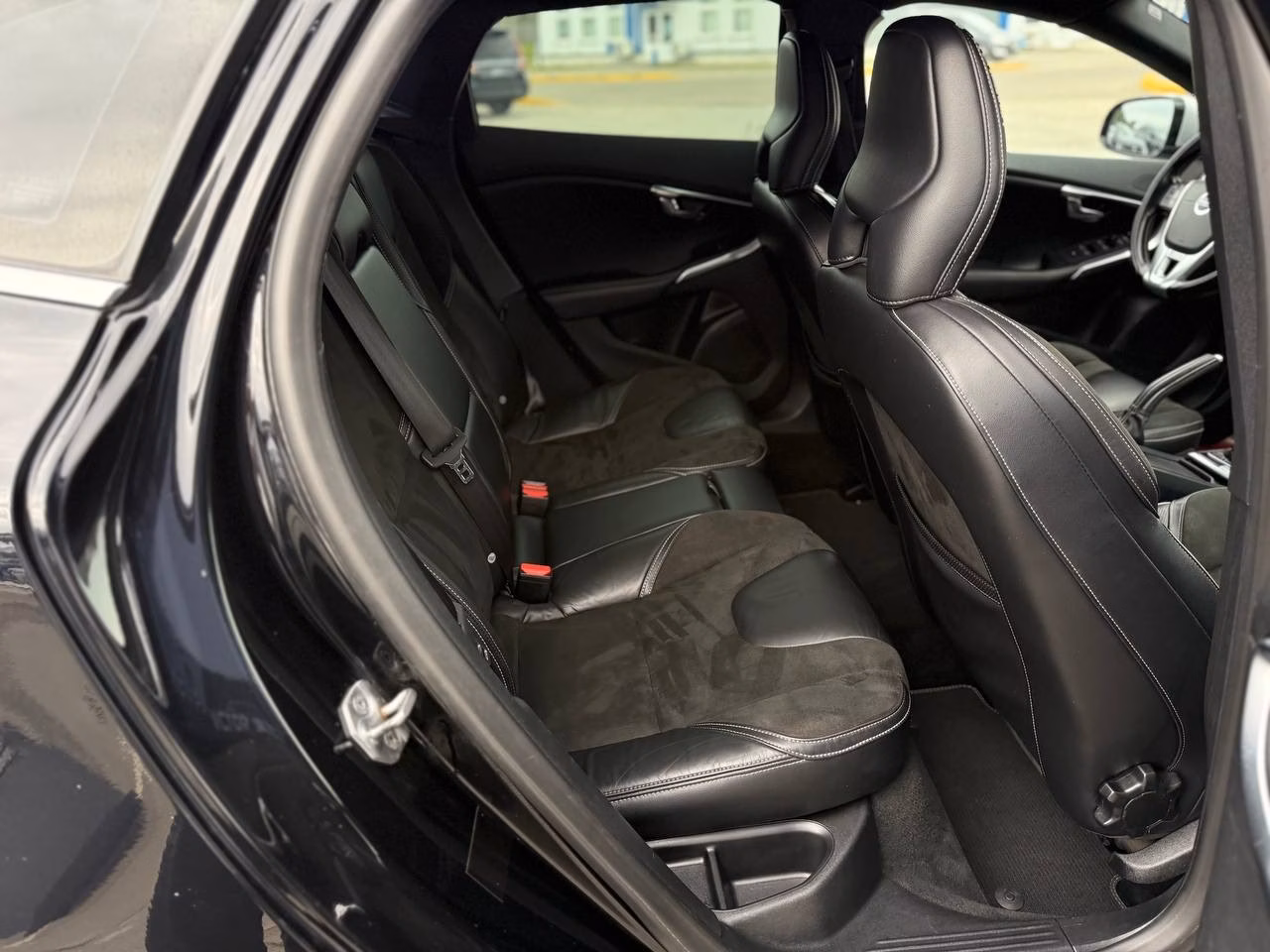 Volvo V40 фото 14