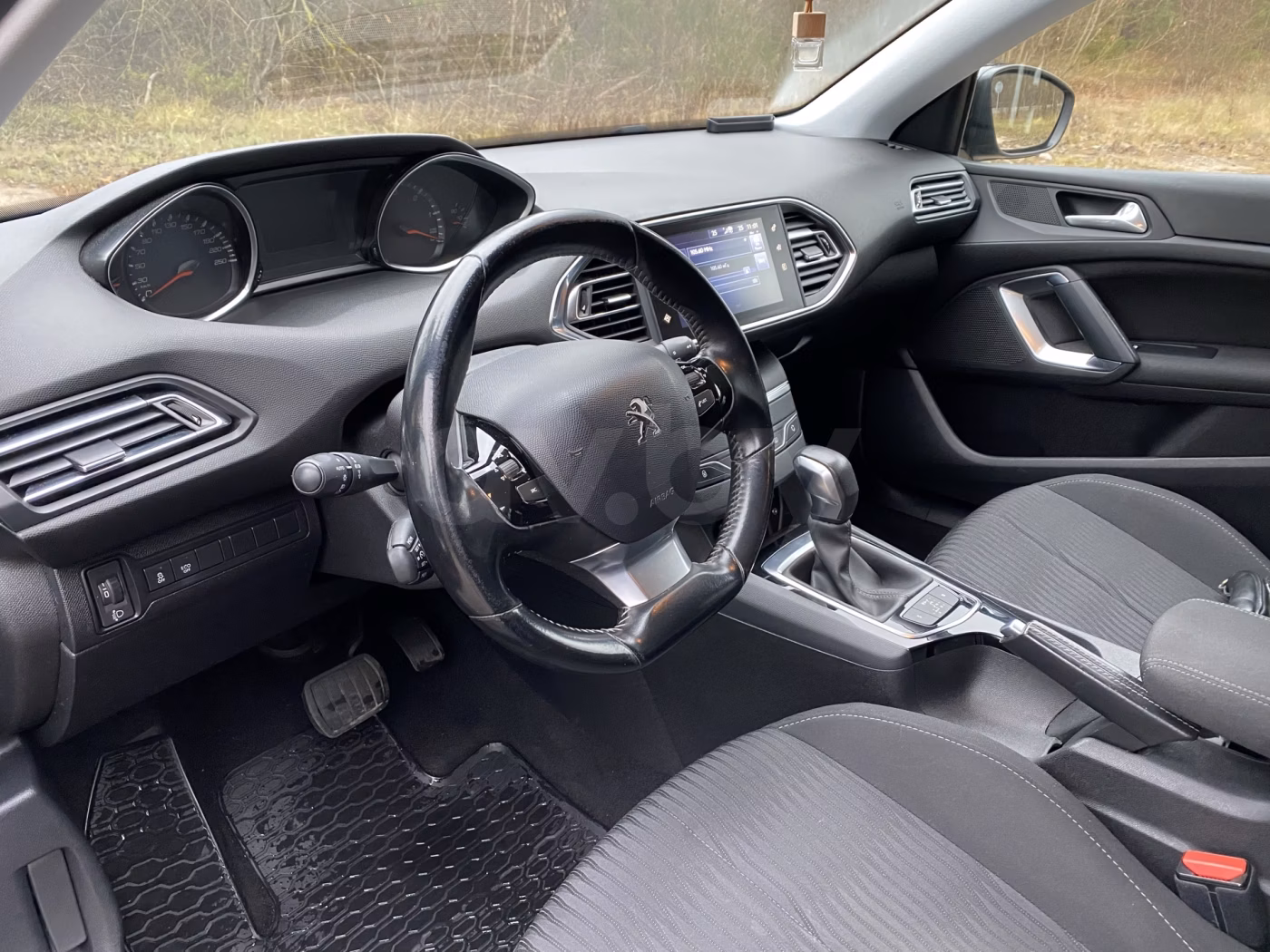 Peugeot 308 фото 11
