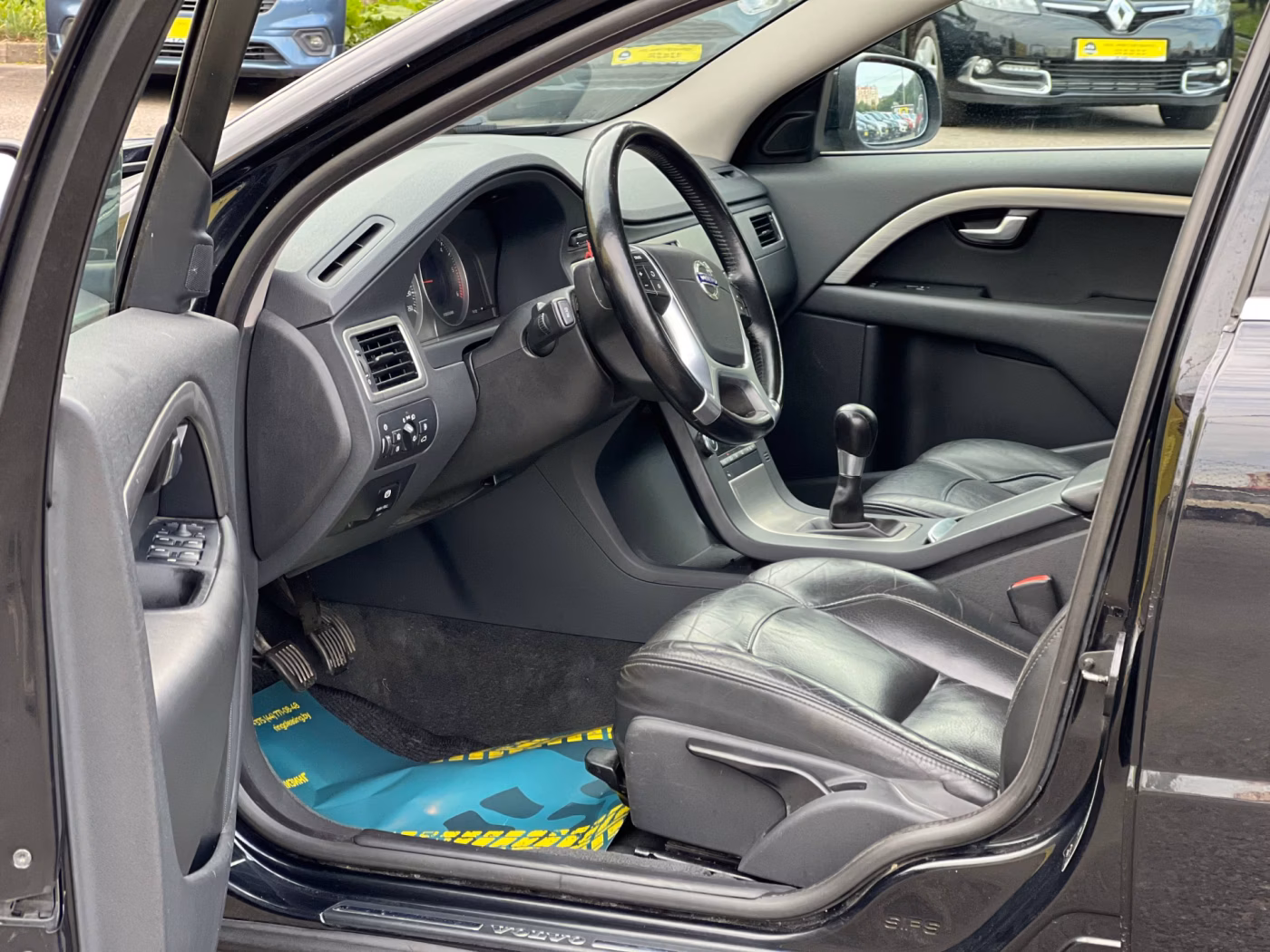 Volvo V70 фото 10