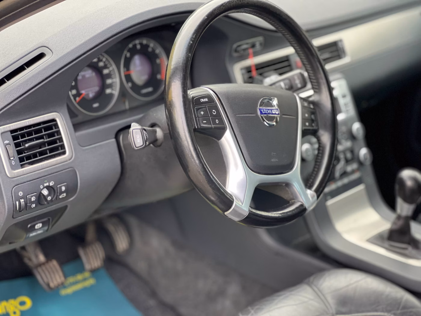 Volvo V70 фото 11