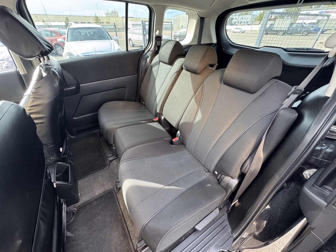 Mazda 5 фото 10