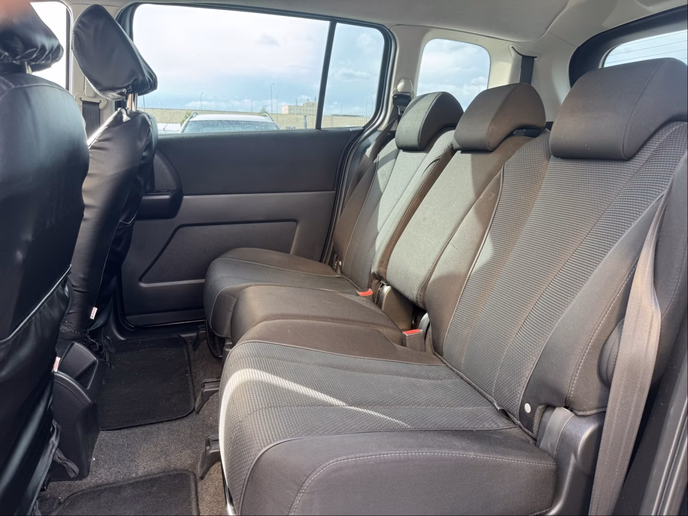 Mazda 5 фото 19