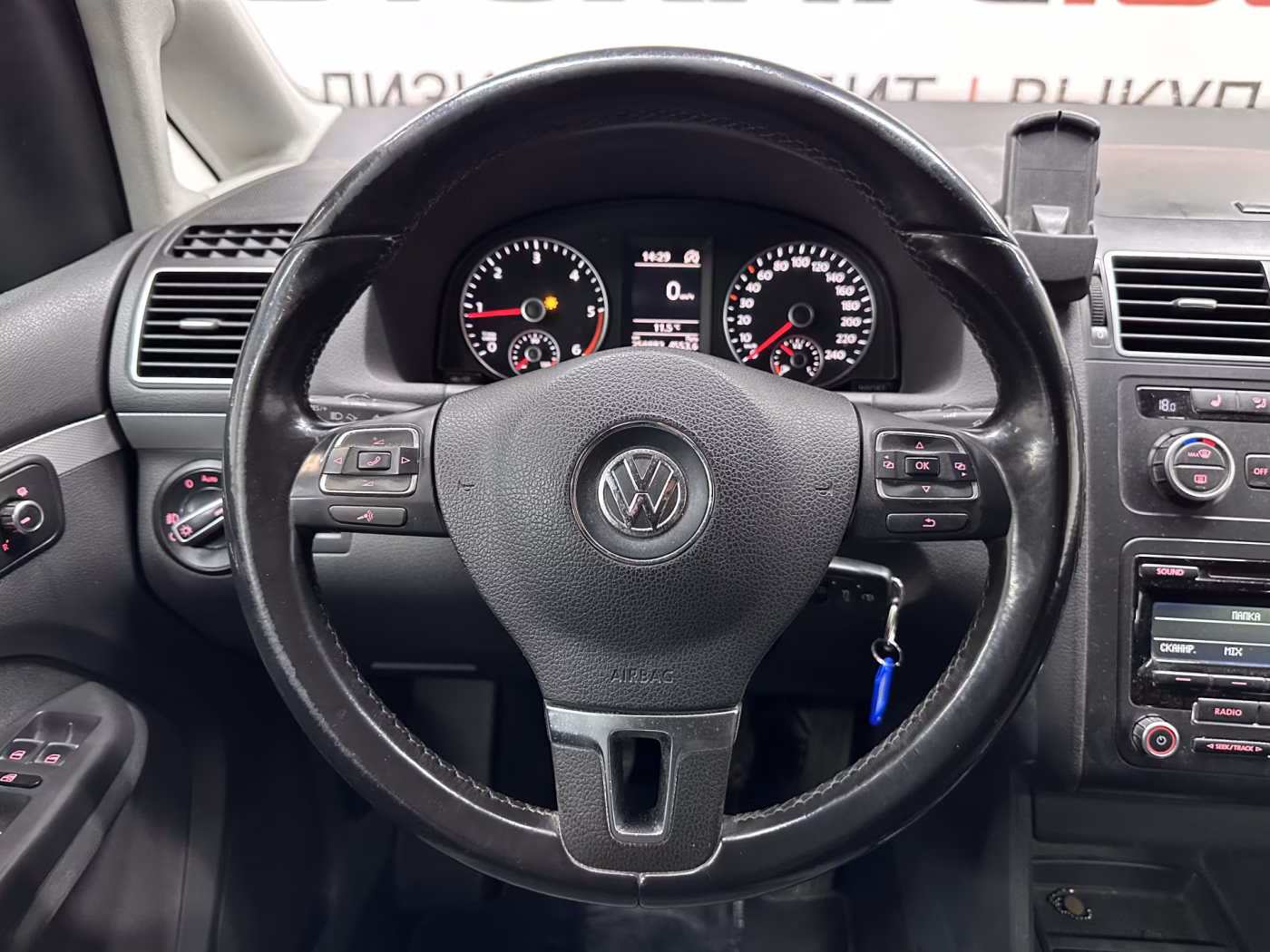 Volkswagen Touran фото 16