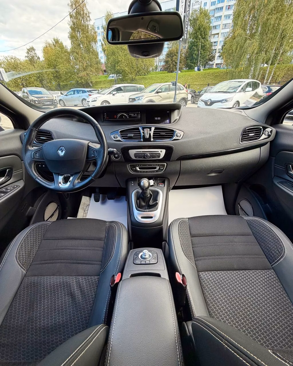 Renault Scenic фото 9